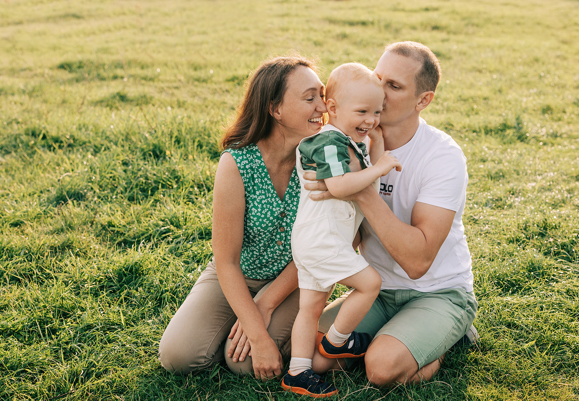 Таня, Андрей и Павел на вечерней прогулке. Rodinný a svatební fotograf v Praze