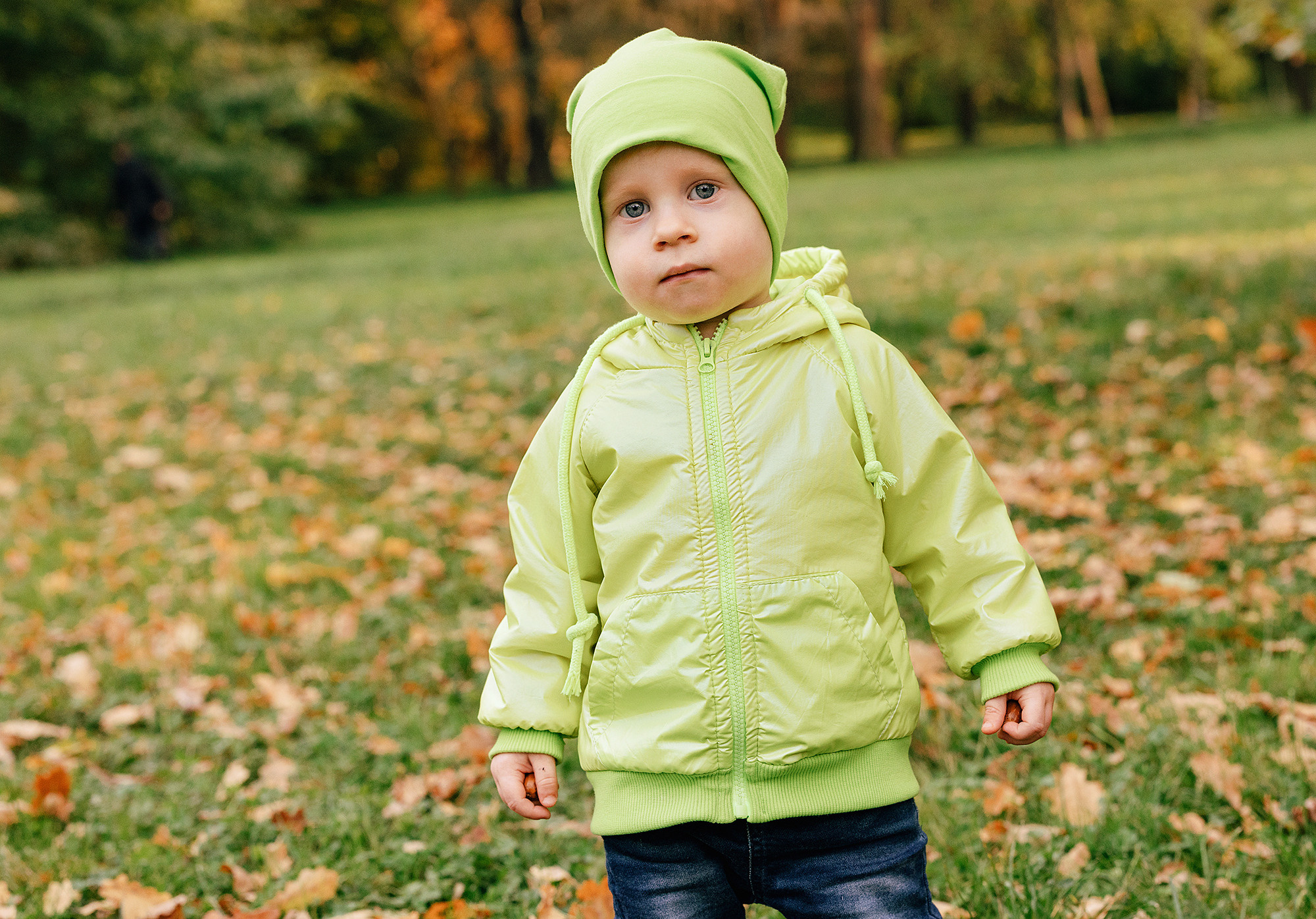 Анна с семьей в парке. Family and wedding photographer in Prague Natalia Fedori