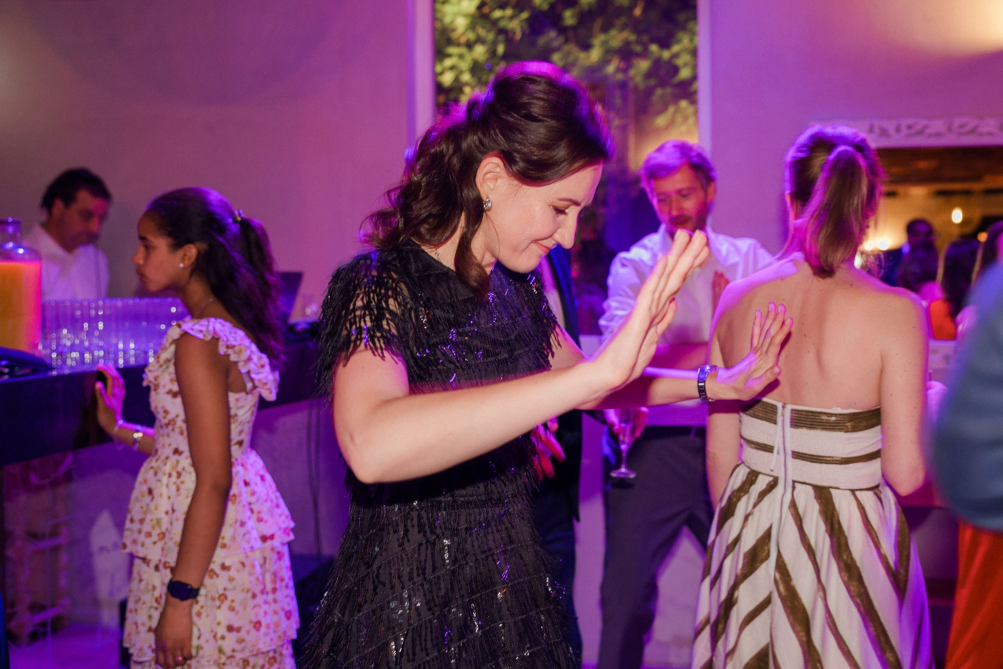 Häävalokuvaaja Helsingissä – Studiohappymoment | Romanttisia hetkiä