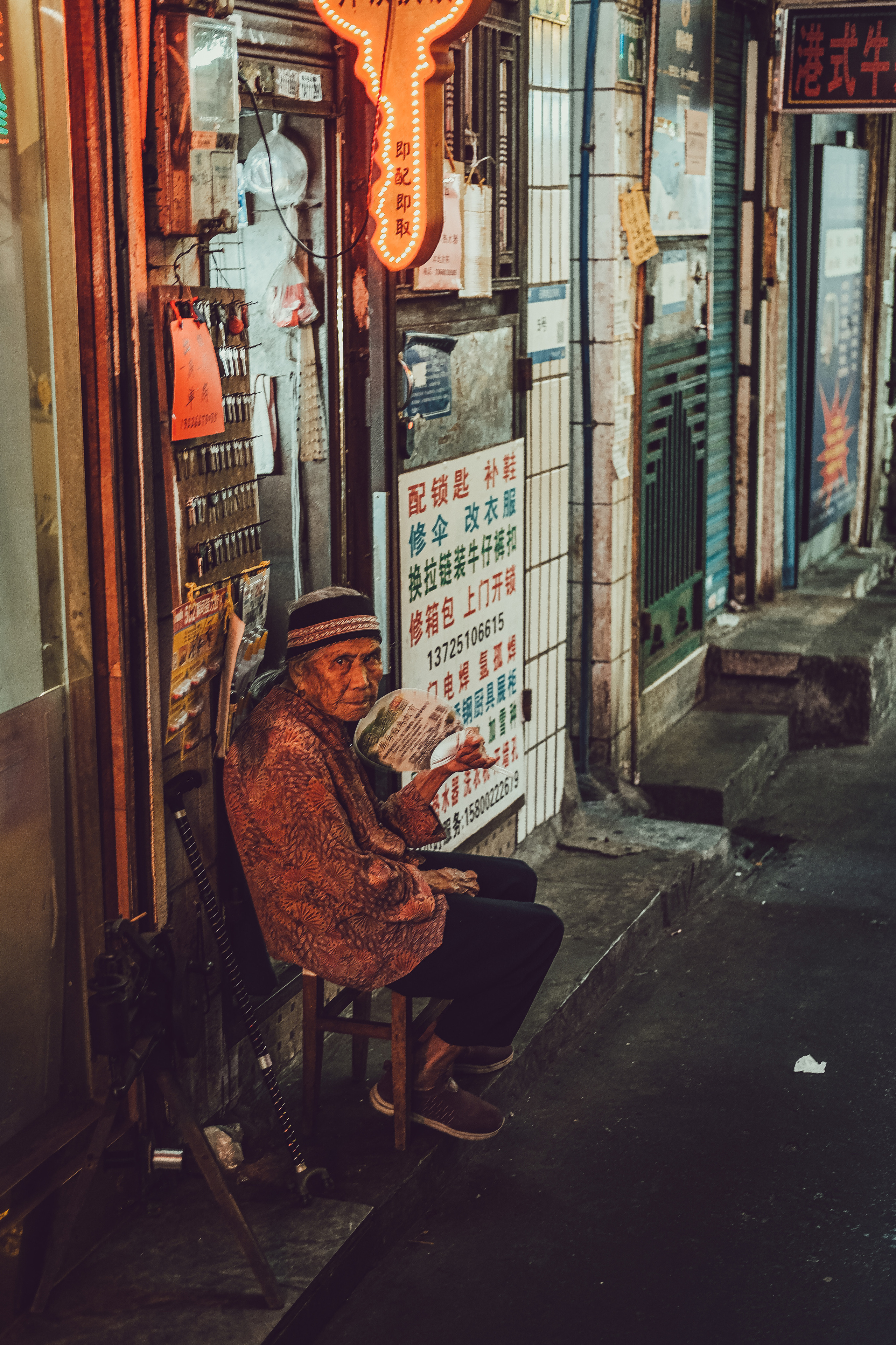 Old Lady | Chinatown Guangzhou 📍City | China 🇨🇳 | Yukophotography