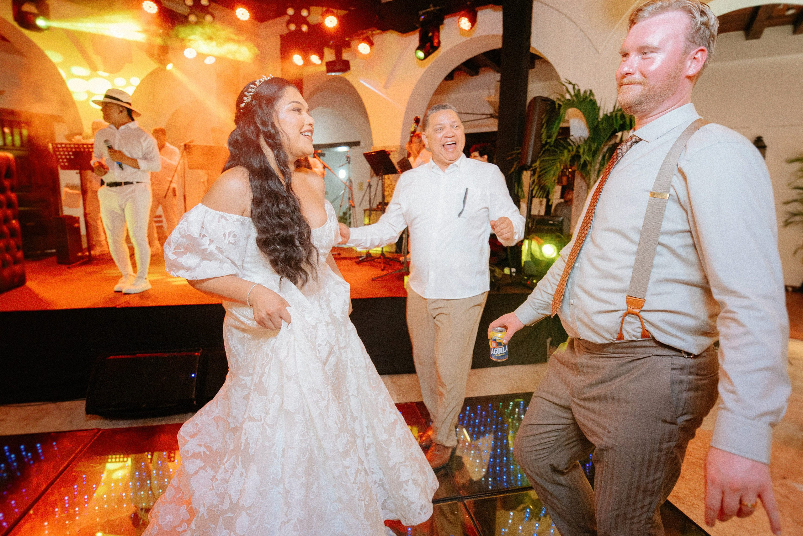 Cindy + Garrett | Destination Wedding Photos in Cartagena 2025 – César Vanegas Photography. César Vanegas Photography | Wedding & Travel Photographer | Cartagena, Colombia