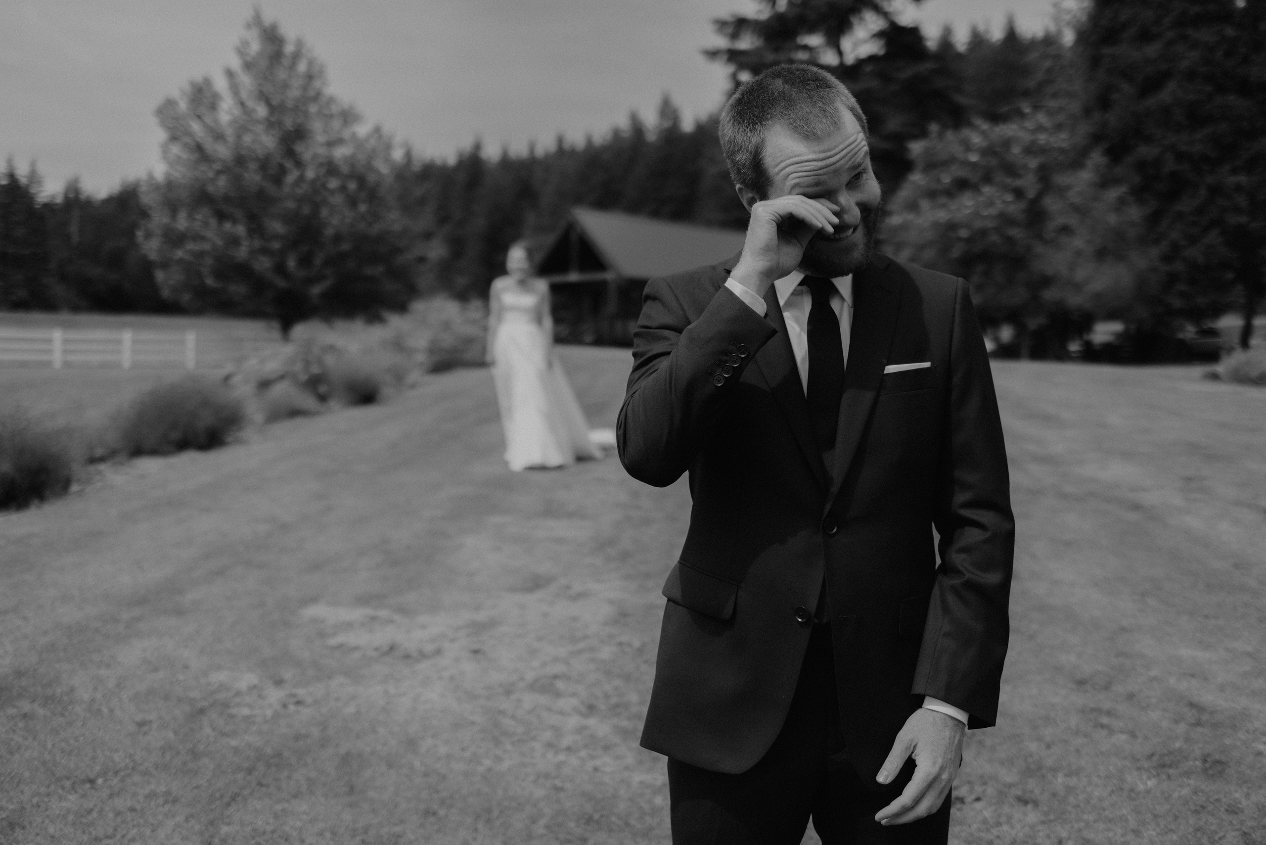 Wedding Shelby & Riley | Columbia River Gorge, WA | Georgy Shishkin Photography Photography. Portland Wedding Photographer | Authentic PNW Love Stories