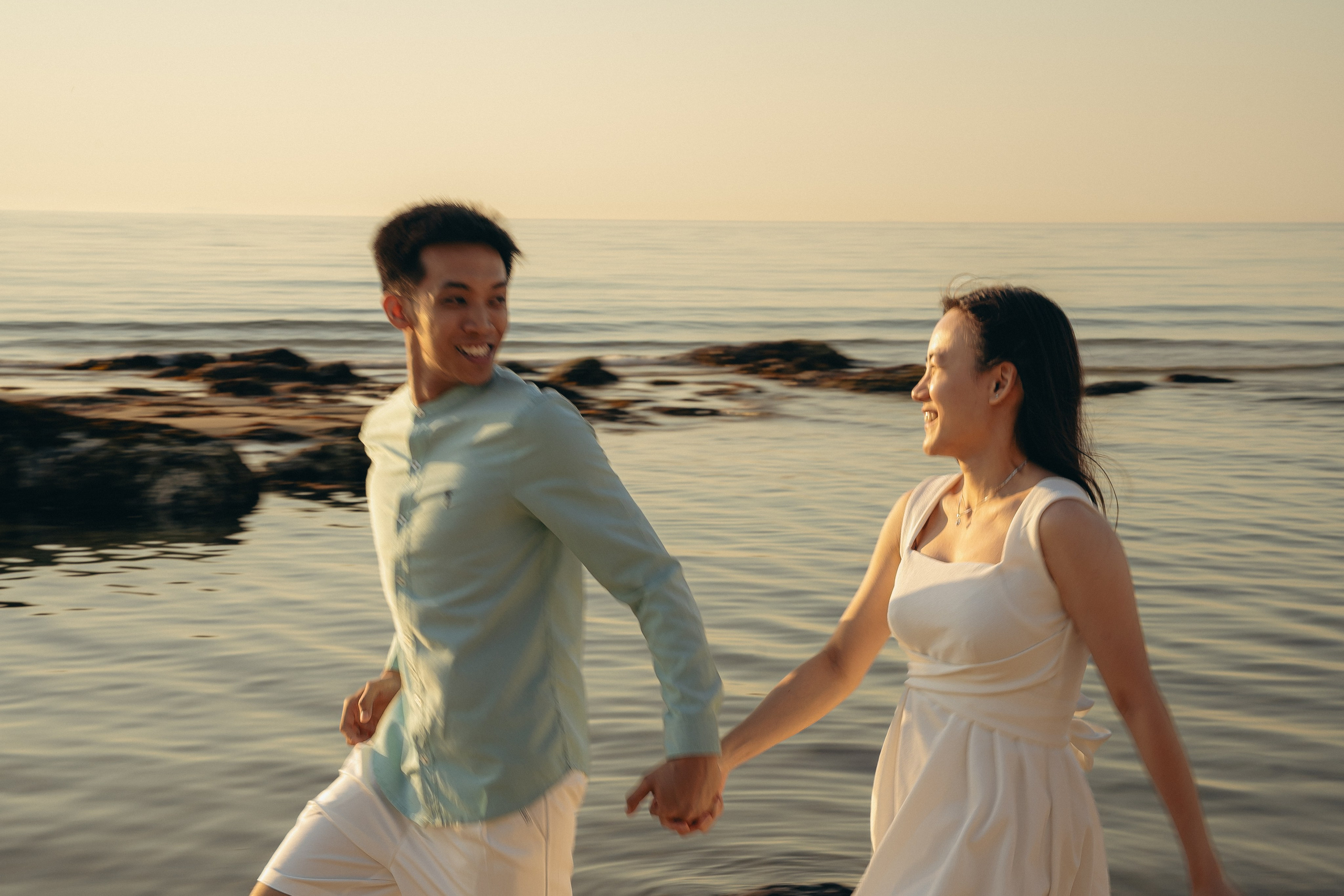 Fukuoka Couple Photoshoot: Roses, Totoro Forest & Sunset Love Story