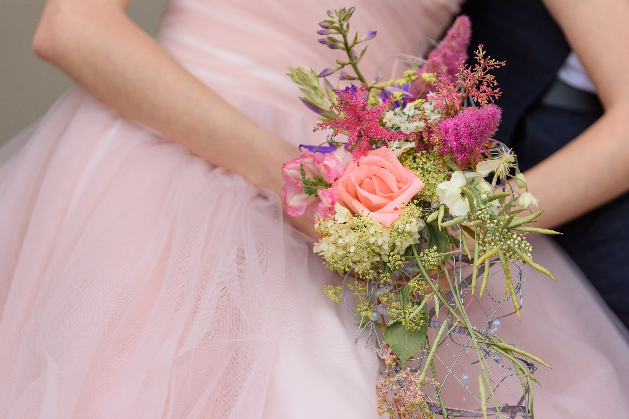 Летняя свадьба с выездной регистрацией. Семейный фотограф и фотограф новорожденных в Вильнюсе Ирина Беленкевич