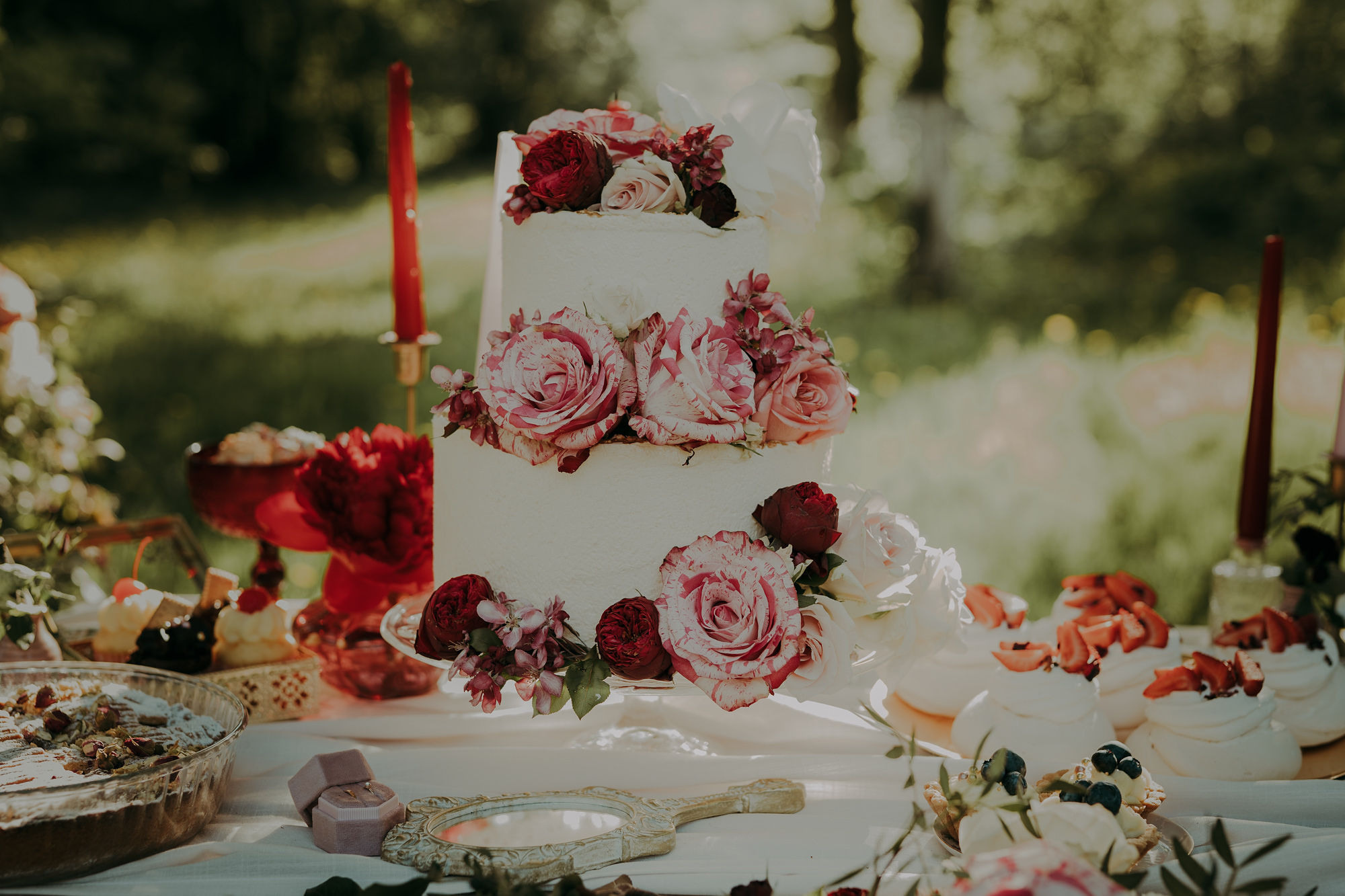 Sesja stylizowana w Wiśniowym Sadzie. Karkowskafoto - fotografia miłości