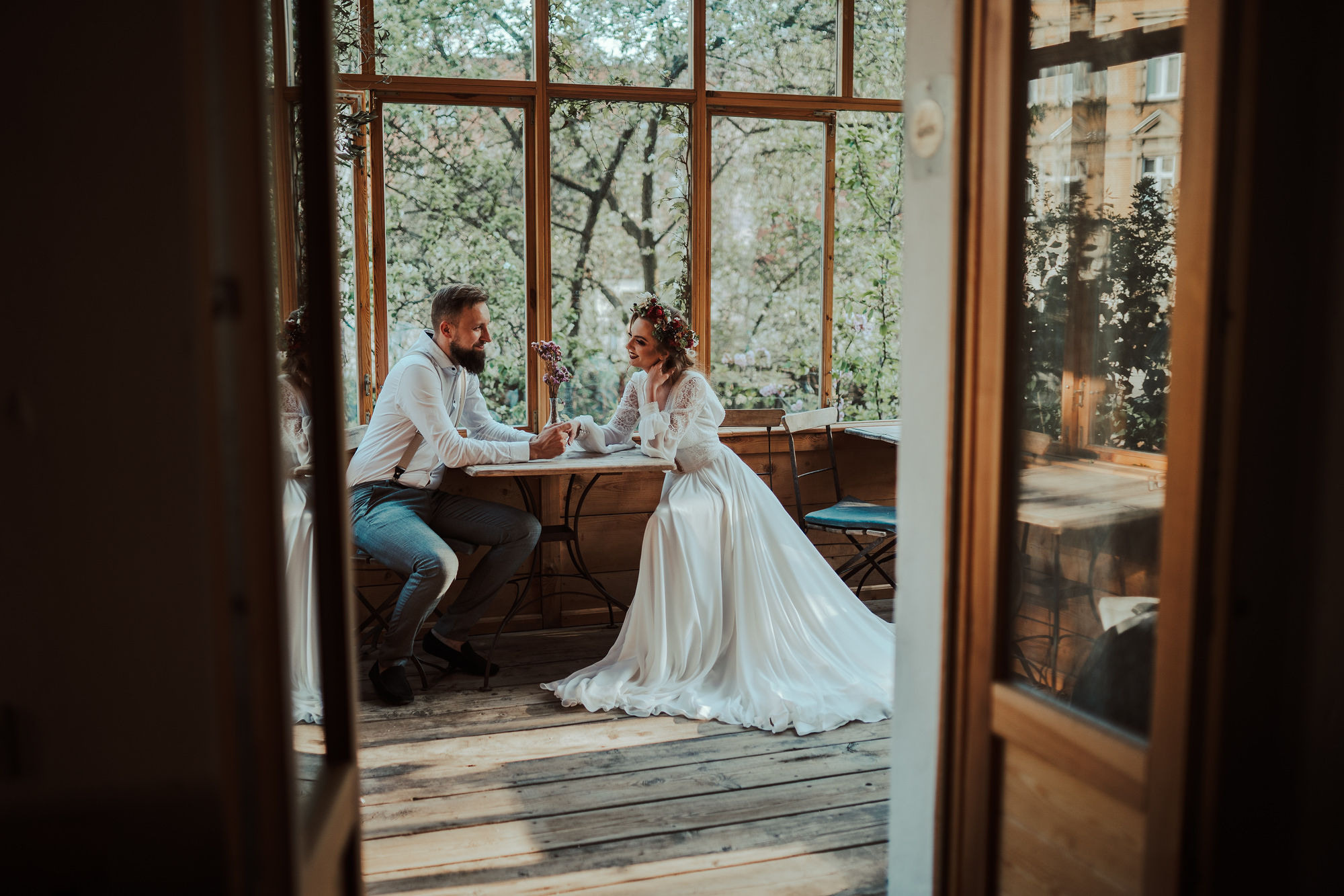 Sesja stylizowana w Wiśniowym Sadzie. Karkowskafoto - fotografia miłości
