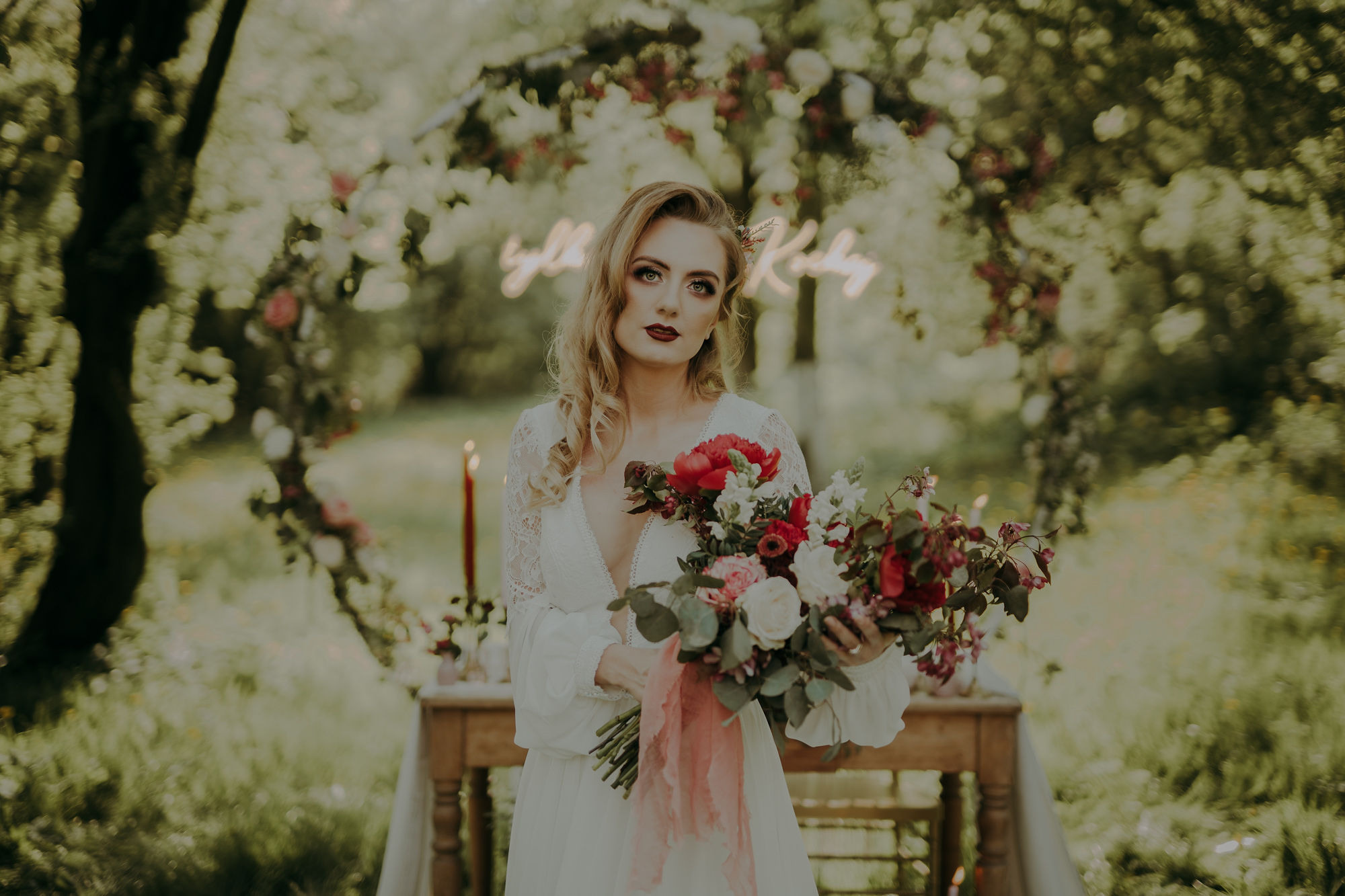 Sesja stylizowana w Wiśniowym Sadzie. Karkowskafoto - fotografia miłości