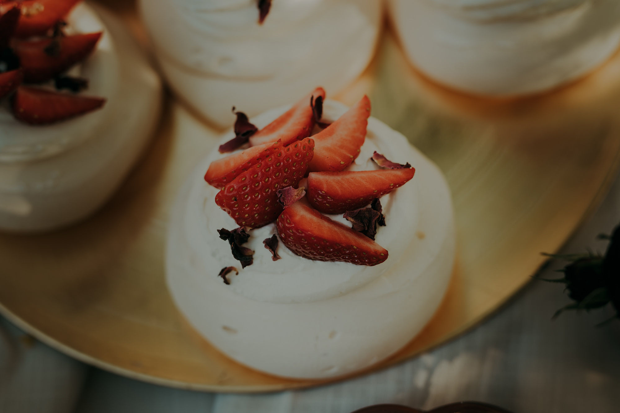 Sesja stylizowana w Wiśniowym Sadzie. Karkowskafoto - fotografia miłości