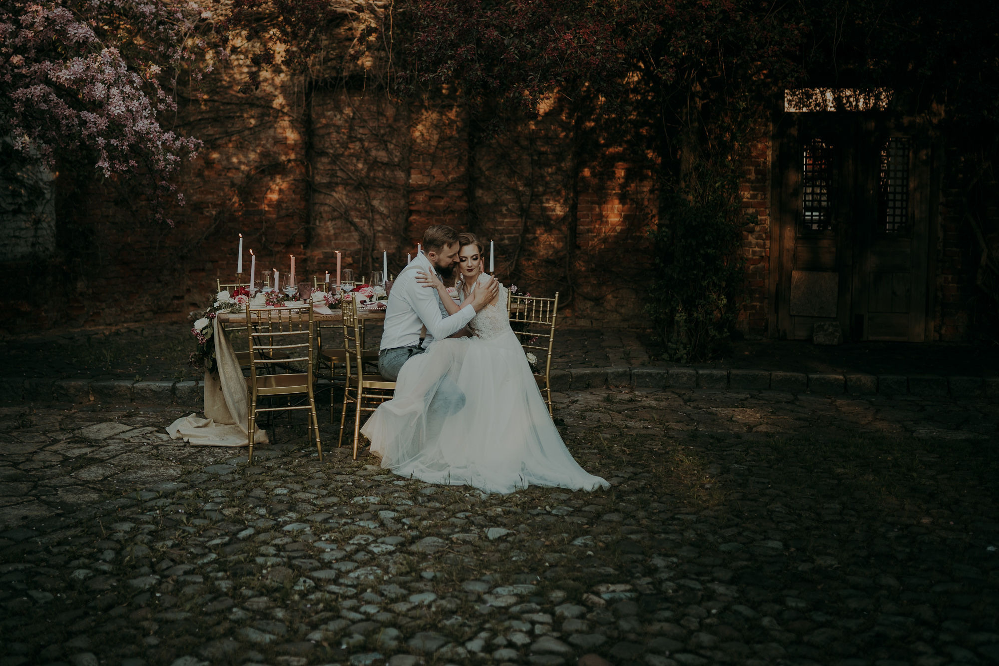 Sesja stylizowana w Wiśniowym Sadzie. Karkowskafoto - fotografia miłości