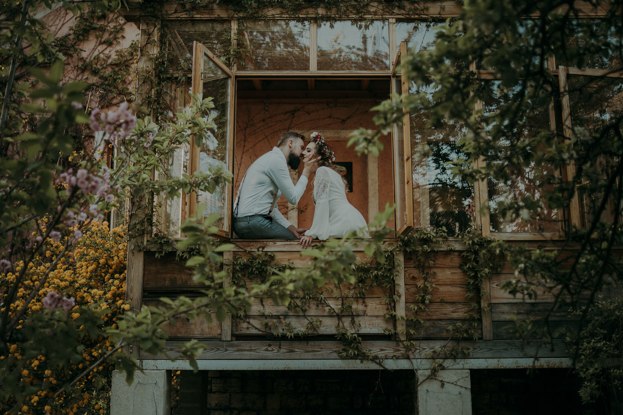 Sesja stylizowana w Wiśniowym Sadzie. Karkowskafoto - fotografia miłości