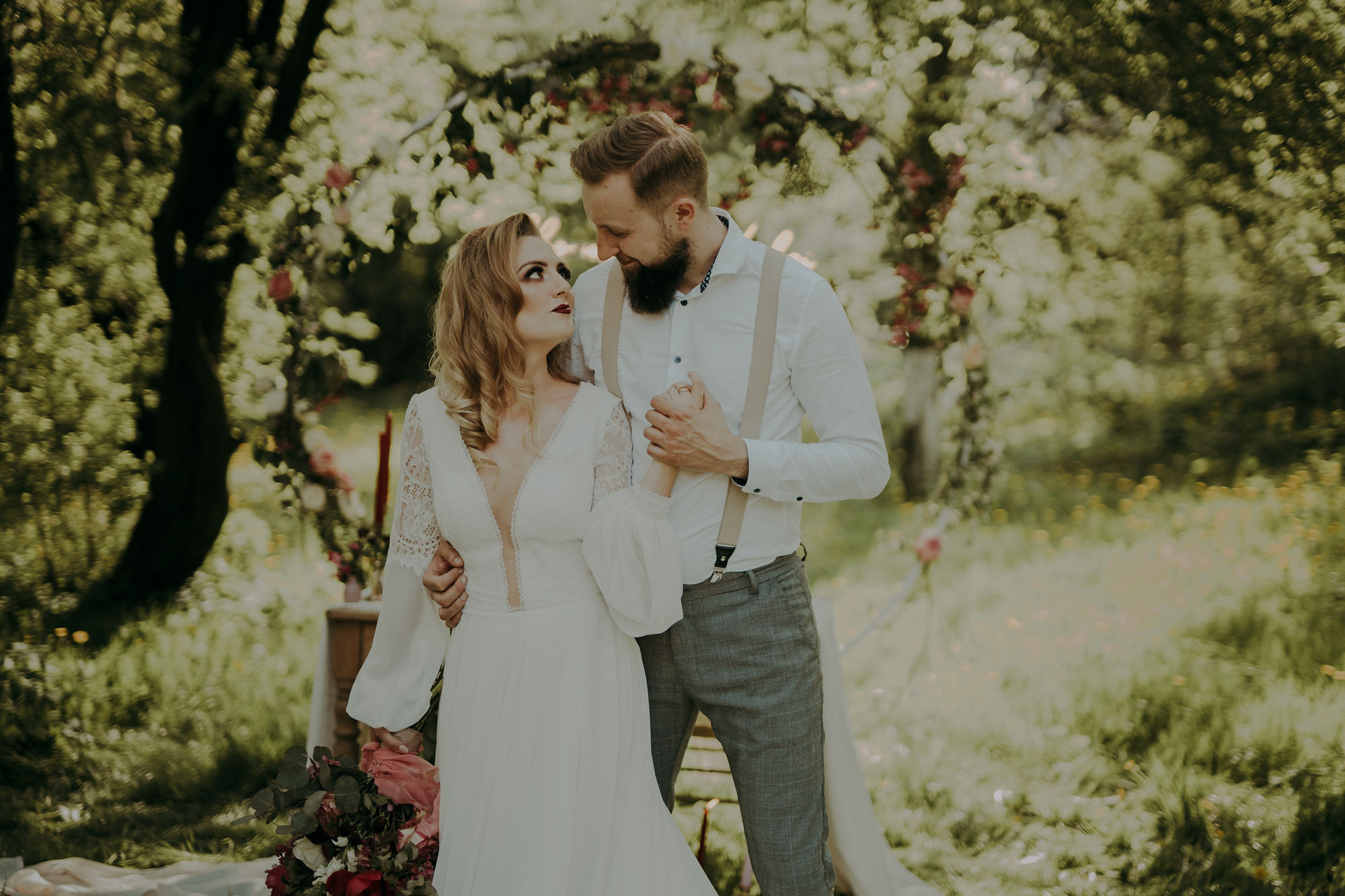 Sesja stylizowana w Wiśniowym Sadzie. Karkowskafoto - fotografia miłości