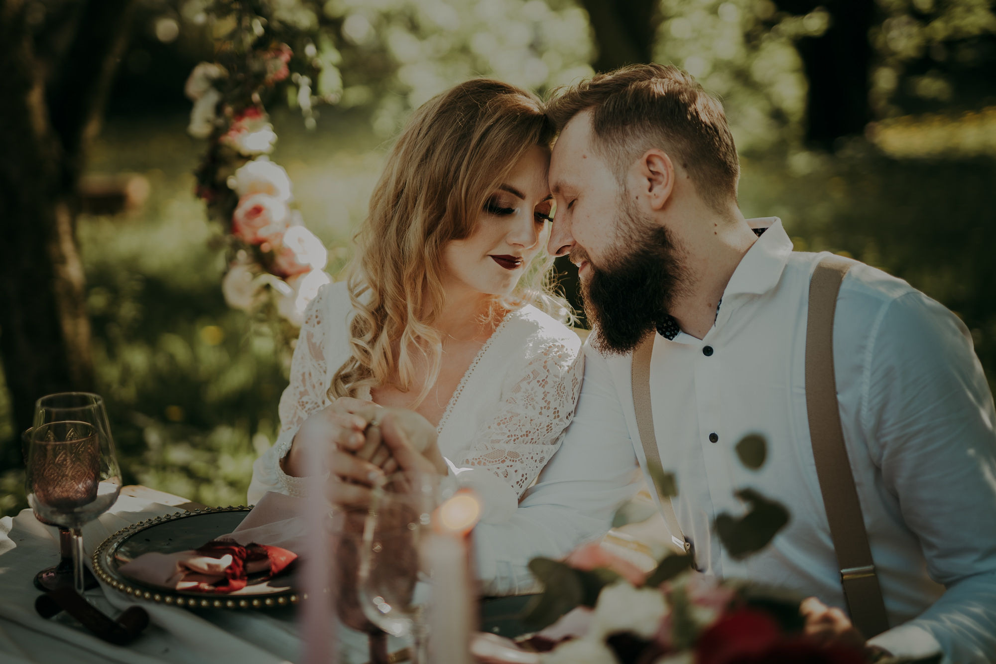 Sesja stylizowana w Wiśniowym Sadzie. Karkowskafoto - fotografia miłości