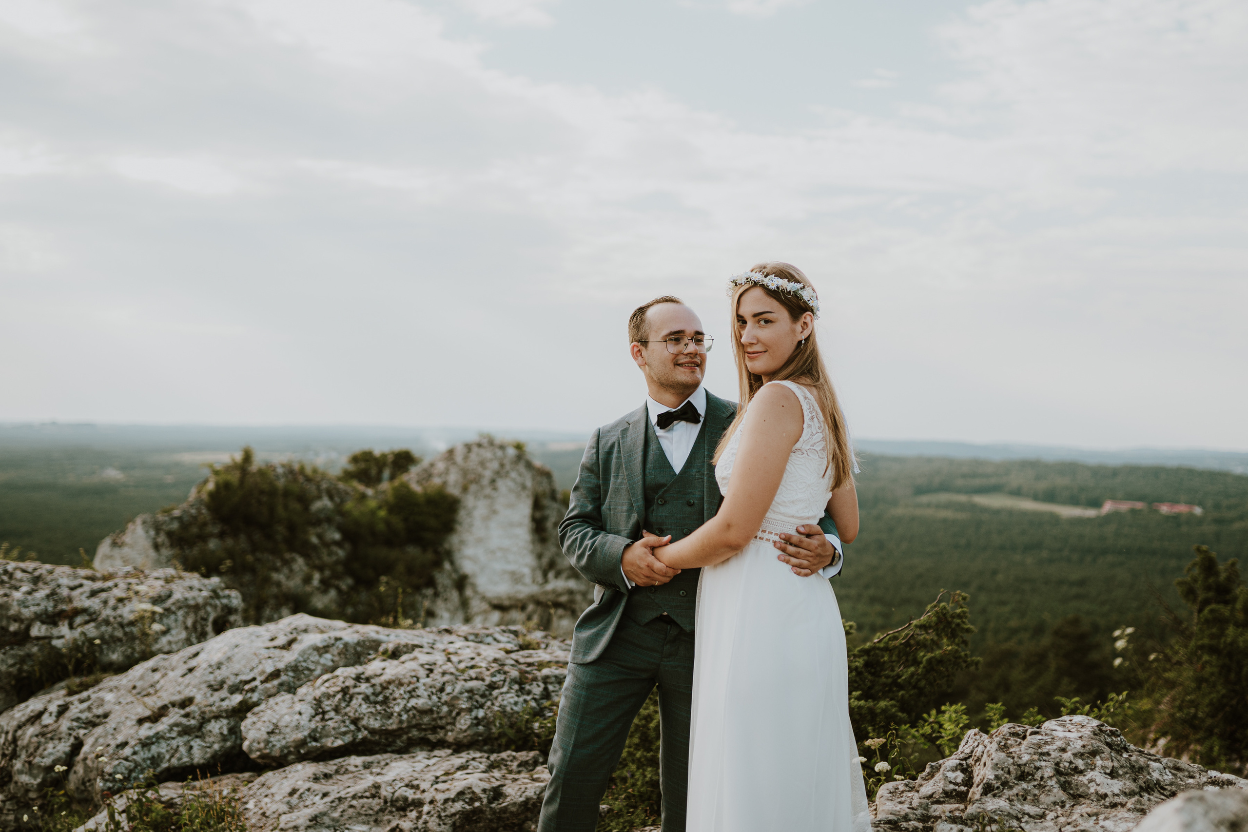 Plener ślubny Adrianny i Pawła - Góra Zborów. Karkowskafoto - fotografia miłości