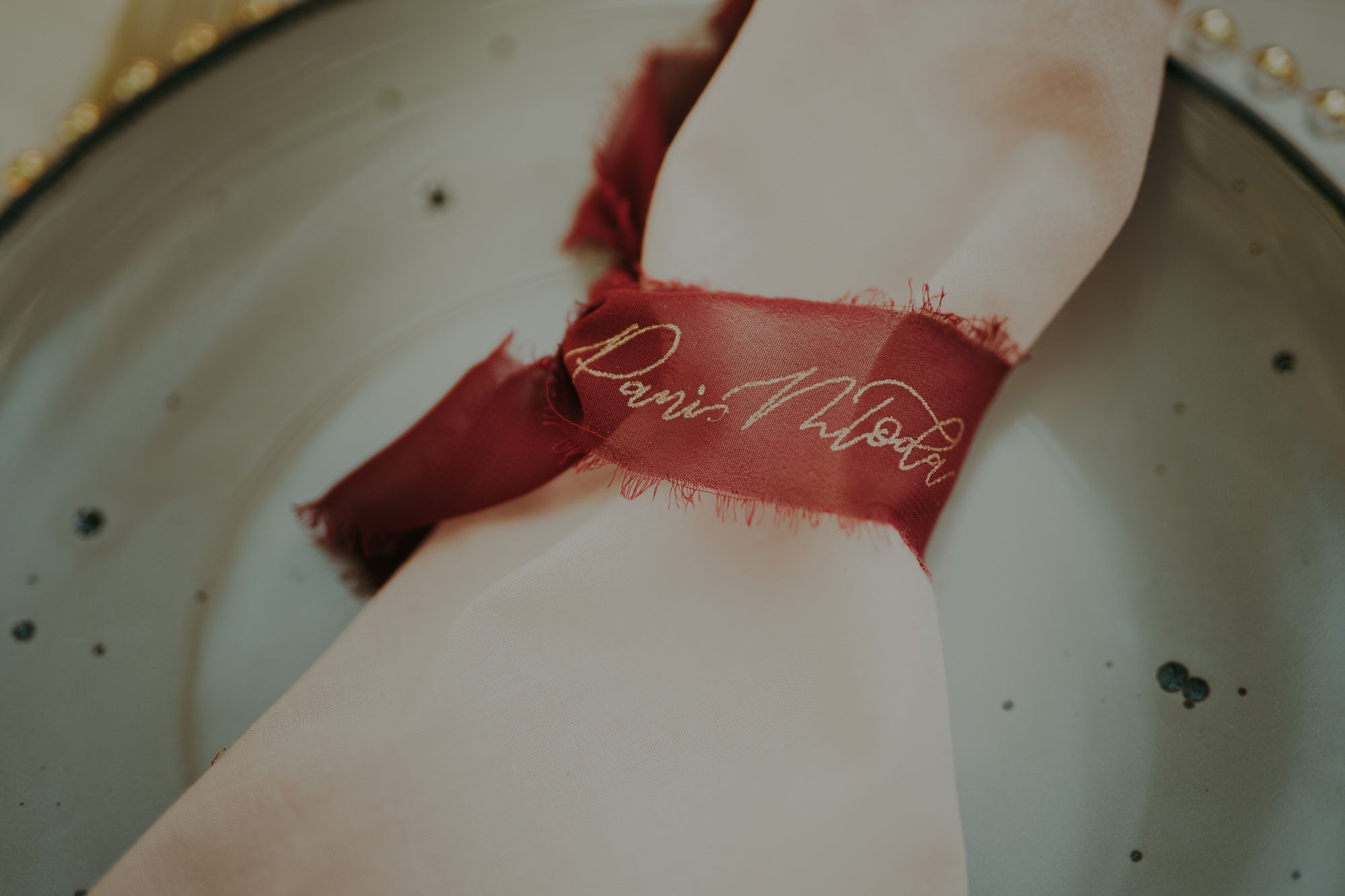 Sesja stylizowana w Wiśniowym Sadzie. Karkowskafoto - fotografia miłości