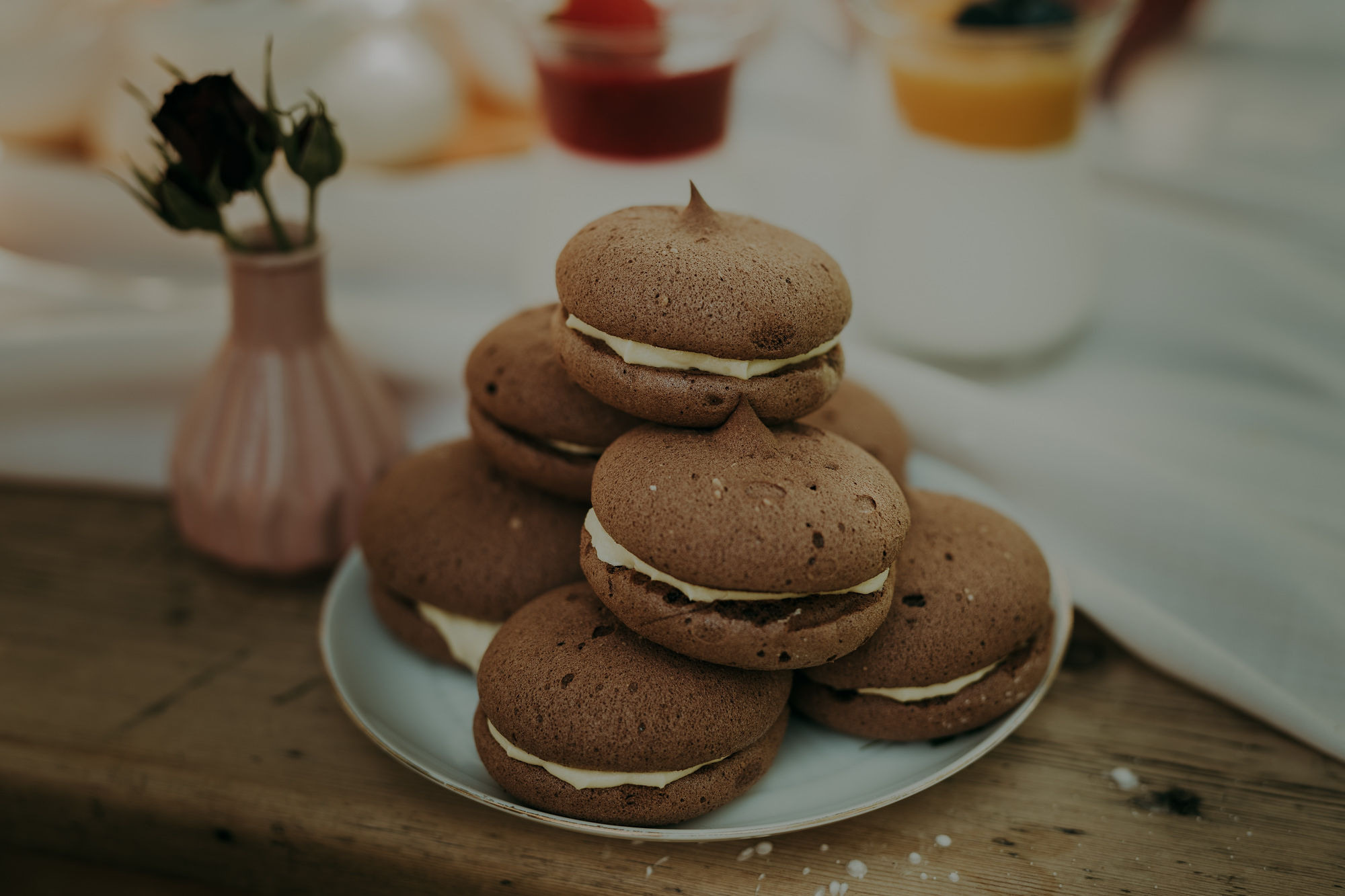 Sesja stylizowana w Wiśniowym Sadzie. Karkowskafoto - fotografia miłości