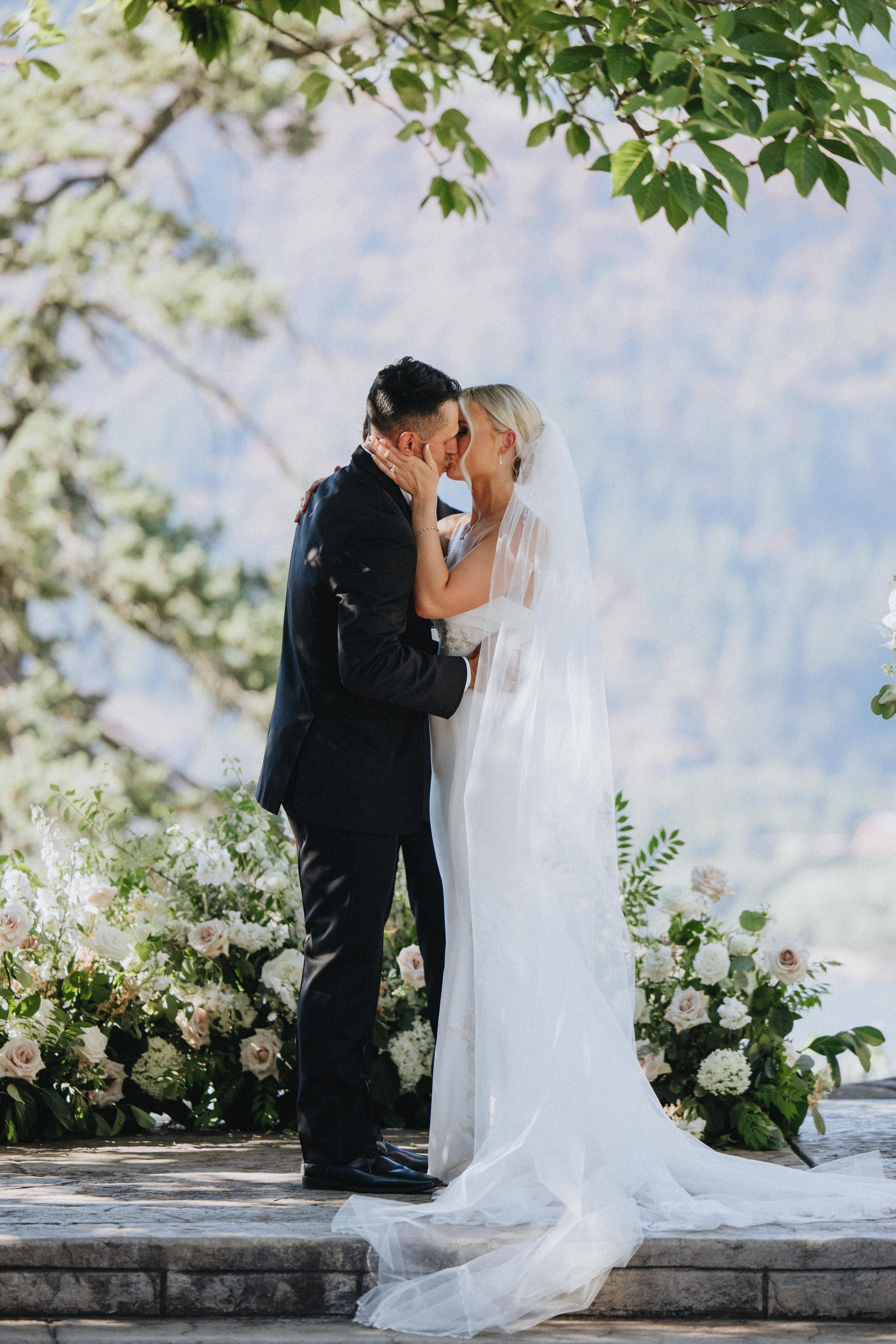 Brook & Richard's Wedding in Portland Oregon| Captured by Georgy Shishkin, Professional Wedding Photographer Seattle, Bend & Oregon Coast. Capturing Love in the Heart of the Pacific Northwes