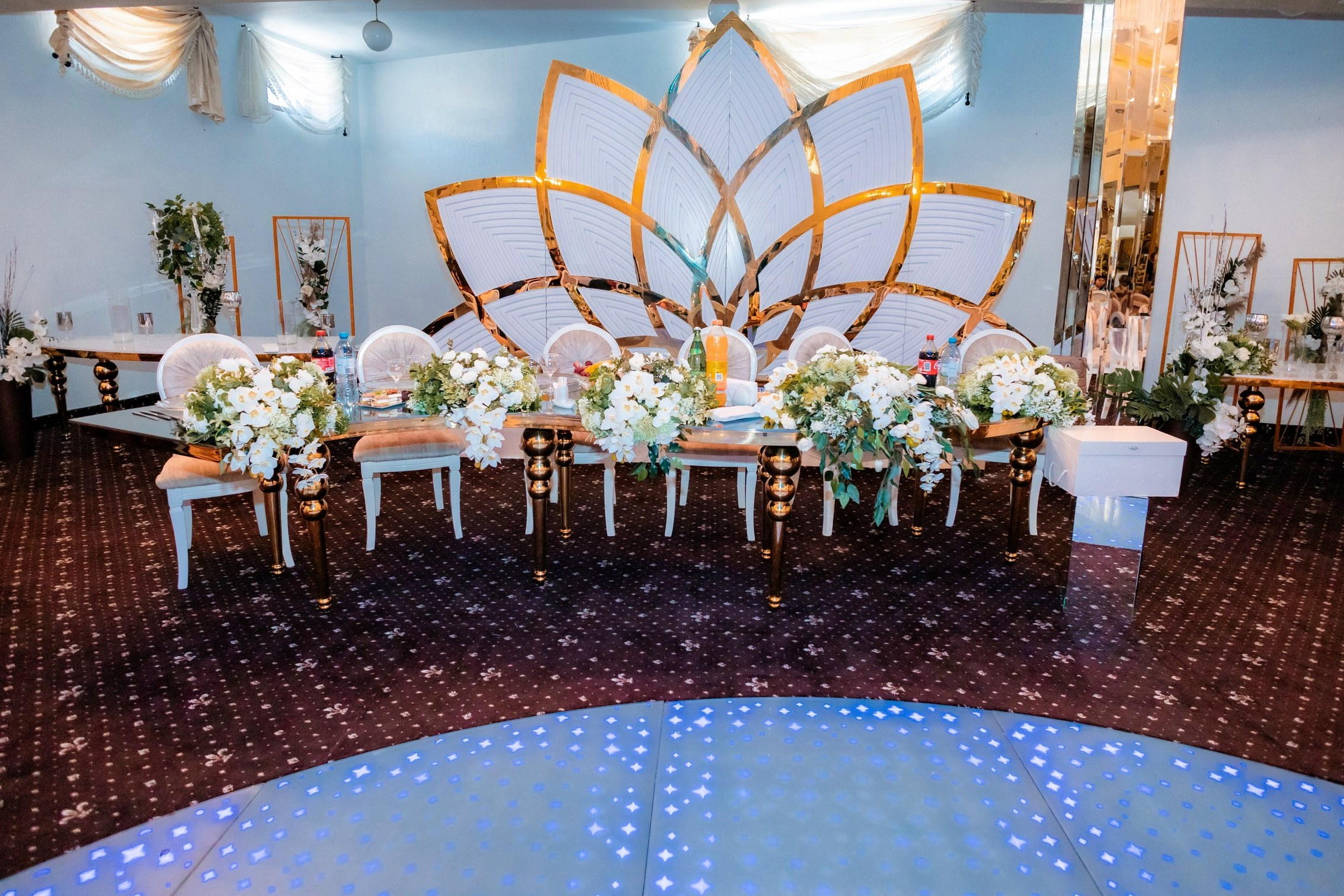 Fotograf nuntă Târgu Neamț – Samuel și Roxana, fotografie autentică realizată de AlinoFotoStudio 2. Fotograf nuntă Iași, Bacău, Suceava și Botoșani – Alin Chirilă surprinzând momente reale de nuntă 3. Fotografie de nuntă cu emoție și credință – AlinoFotoStudio, fotograf povestitor 4. Fotograf profesionist nuntă în Moldova – cadre naturale și pline de emoție 5. Alin Chirilă fotograf nuntă – poveste reală surprinsă prin fotografie 6. Fotograf nuntă cu stil documentar – momente autentice din ziua nunții Pregătiri mireasă acasă – fotografie naturală realizată de Alin Chirilă fotograf nuntă 8. Detalii din ziua nunții – fotograf nuntă Iași și Botoșani, AlinoFotoStudio 9. Emoții din dimineața nunții – fotograf profesionist Moldova 10. Cadre autentice din pregătiri – fotograf nuntă Suceava și Bacău Ceremonie religioasă nuntă – moment emoționant surprins de fotograf Alin Chirilă 12. Nuntă cu valori creștine – fotografie din biserică realizată cu discreție 13. Rugăciune și emoție în ziua nunții – fotograf nuntă Târgu Neamț 14. Legământ în fața lui Dumnezeu – fotografie de nuntă autentică 15. Fotograf nuntă biserică – momente sincere și pline de semnificație Petrecere de nuntă – cadre naturale realizate de AlinoFotoStudio 17. Bucurie și dans la nuntă – fotograf nuntă Iași și împrejurimi 18. Momente autentice de la restaurant – fotograf nuntă Bacău Suceava 19. Atmosferă de nuntă surprinsă discret – Alin Chirilă fotograf -AlinoFotoStudio – fotograf nuntă cu abordare naturală și emoțională 21. Alin Chirilă fotograf – povestitor prin fotografie de nuntă 22. Fotograf nuntă în Moldova – stil documentar și autentic 23. Fotografie de nuntă sinceră și elegantă – AlinoFotoStudio- Fotograf nuntă Iași Bacău Suceava Botoșani – Alin Chirilă AlinoFotoStudio 26. Fotograf nuntă Târgu Neamț și Moldova – fotografie profesională de eveniment 27. Fotograf nuntă cu valori creștine și stil documentar – AlinoFotoStudio - Alin Chirilă – AlinoFotoStudio Fotograf nuntă Iași • Bacău • Suceava • Botoșani - Samuel & Roxana, Târgu Neamț -Momente reale, trăite sincer și păstrate pentru totdeauna.