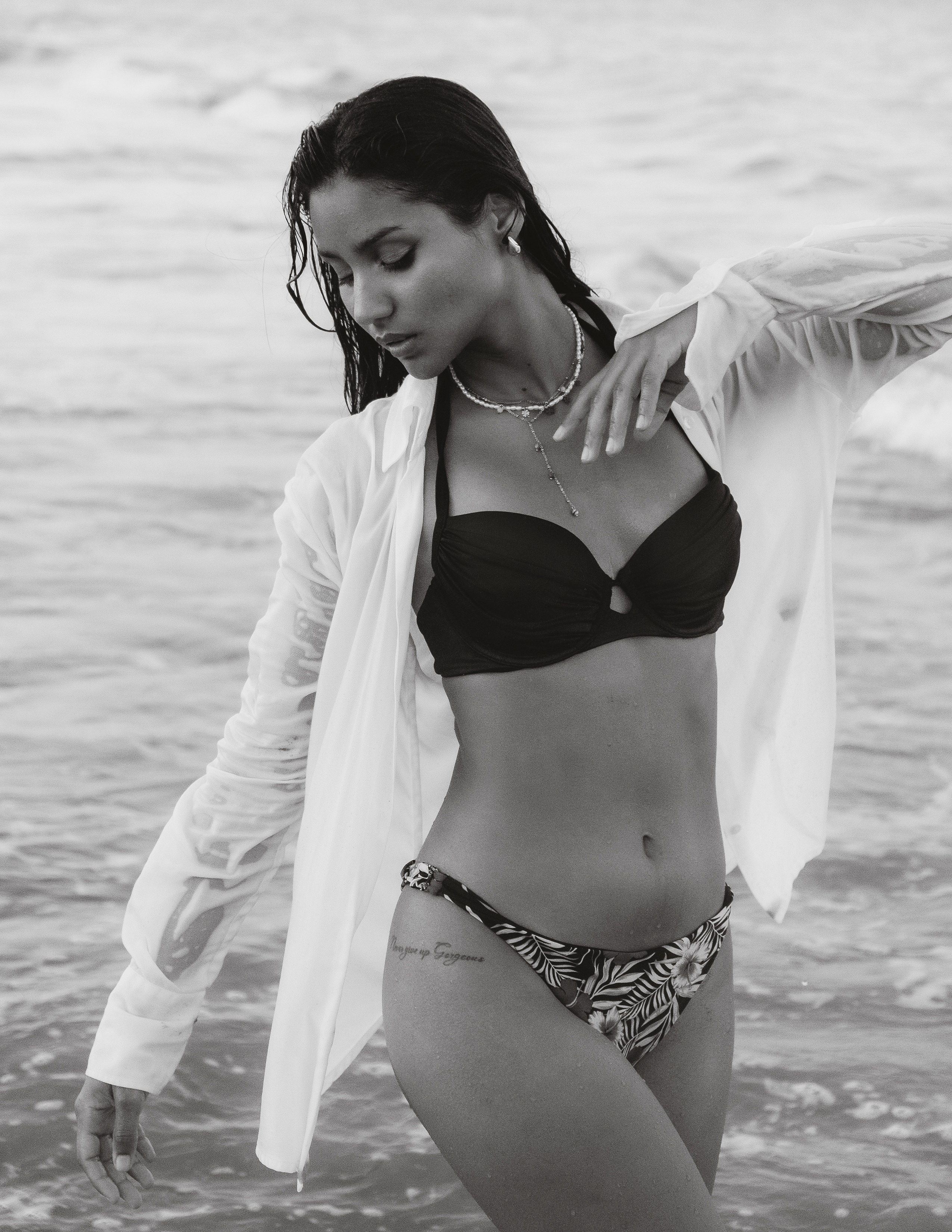 Romantic Portrait by the Sea: Sunset Shoot in Guardamar — Photographer Andrey Lukovnikov