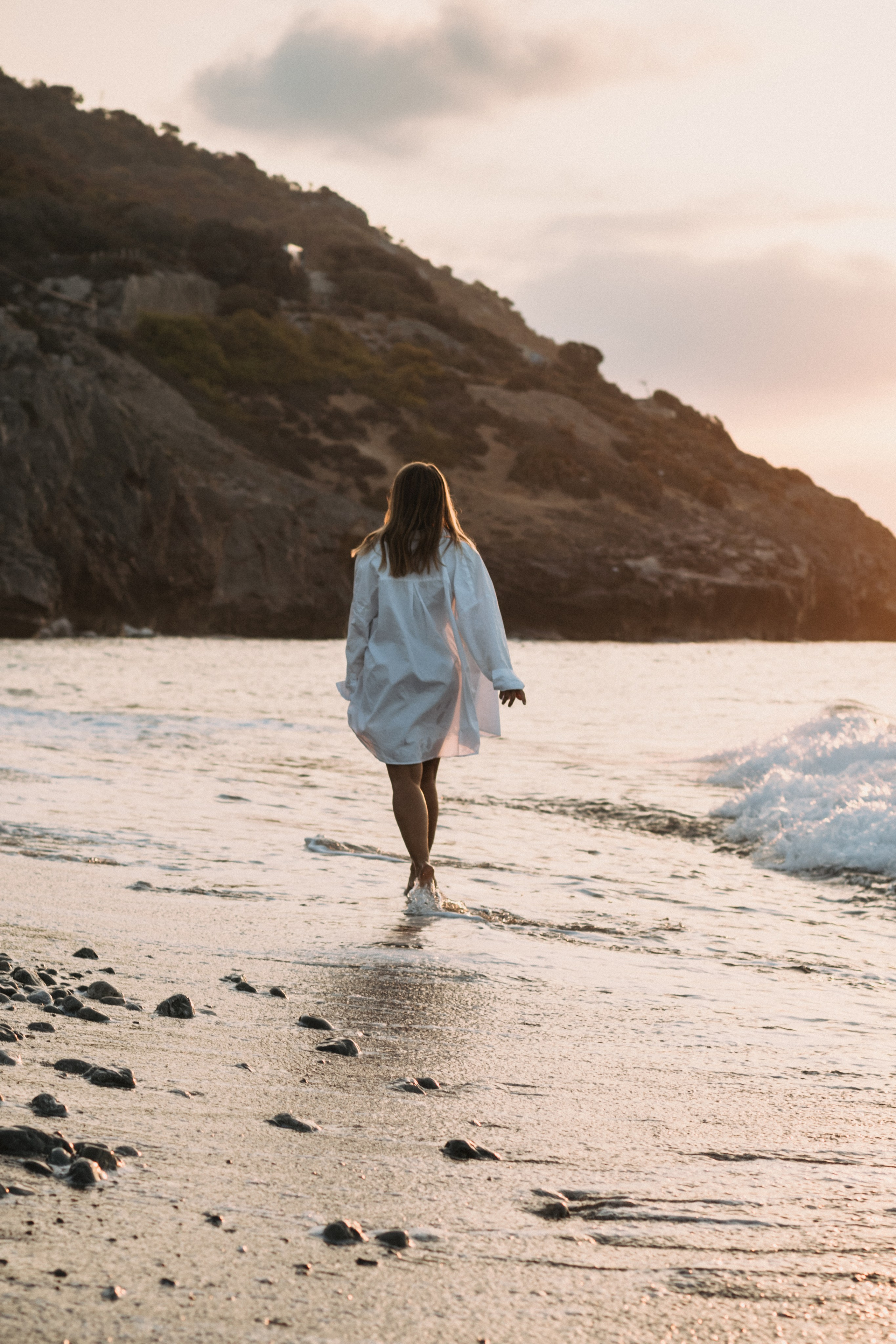 Beach photoshoot and nature photoshoot by a photographer for hire in Barcelona