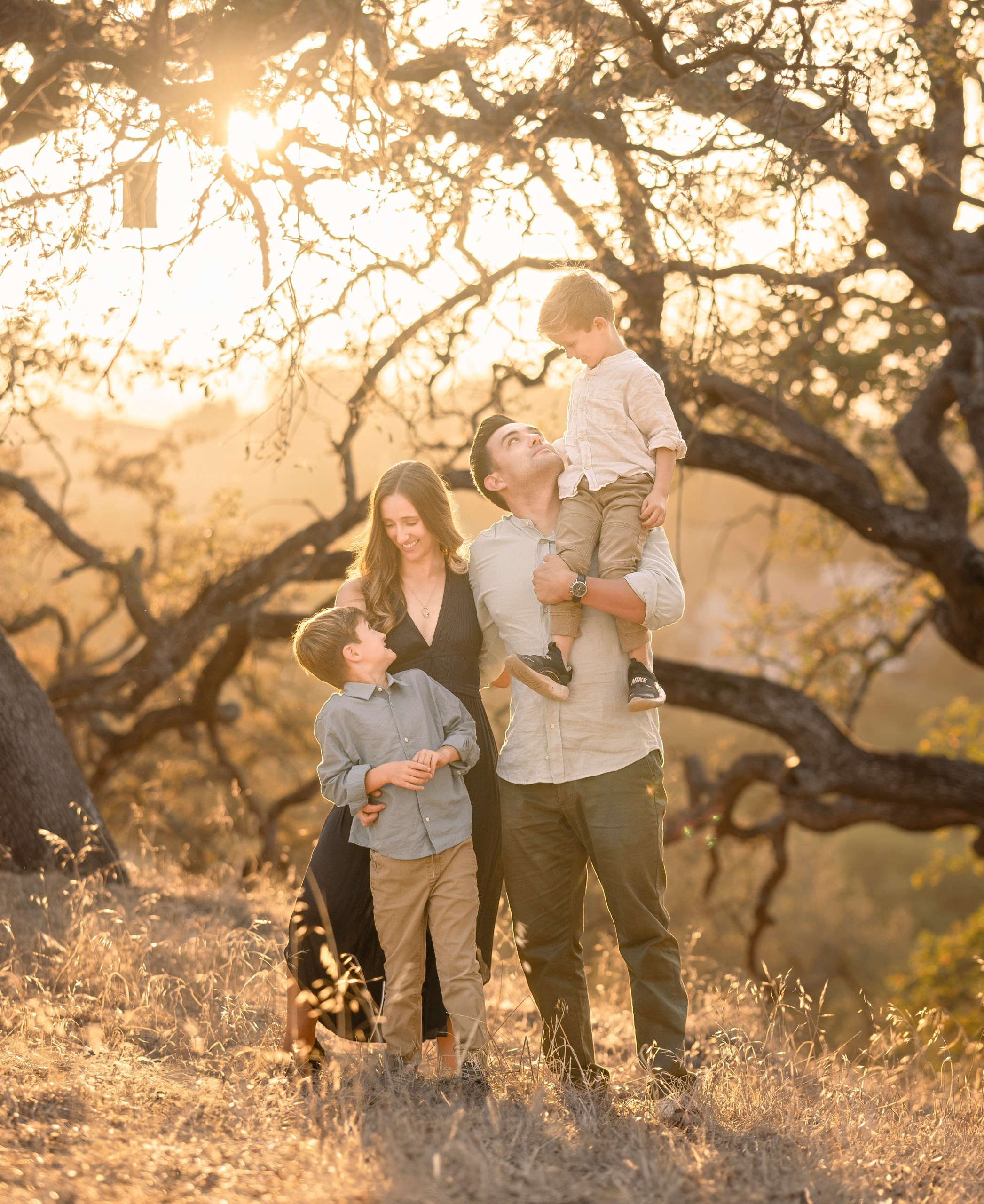 An Evening in Gold (Classic Family Session). Levantera Photo San Francisco Bay Area Photographer Natalia