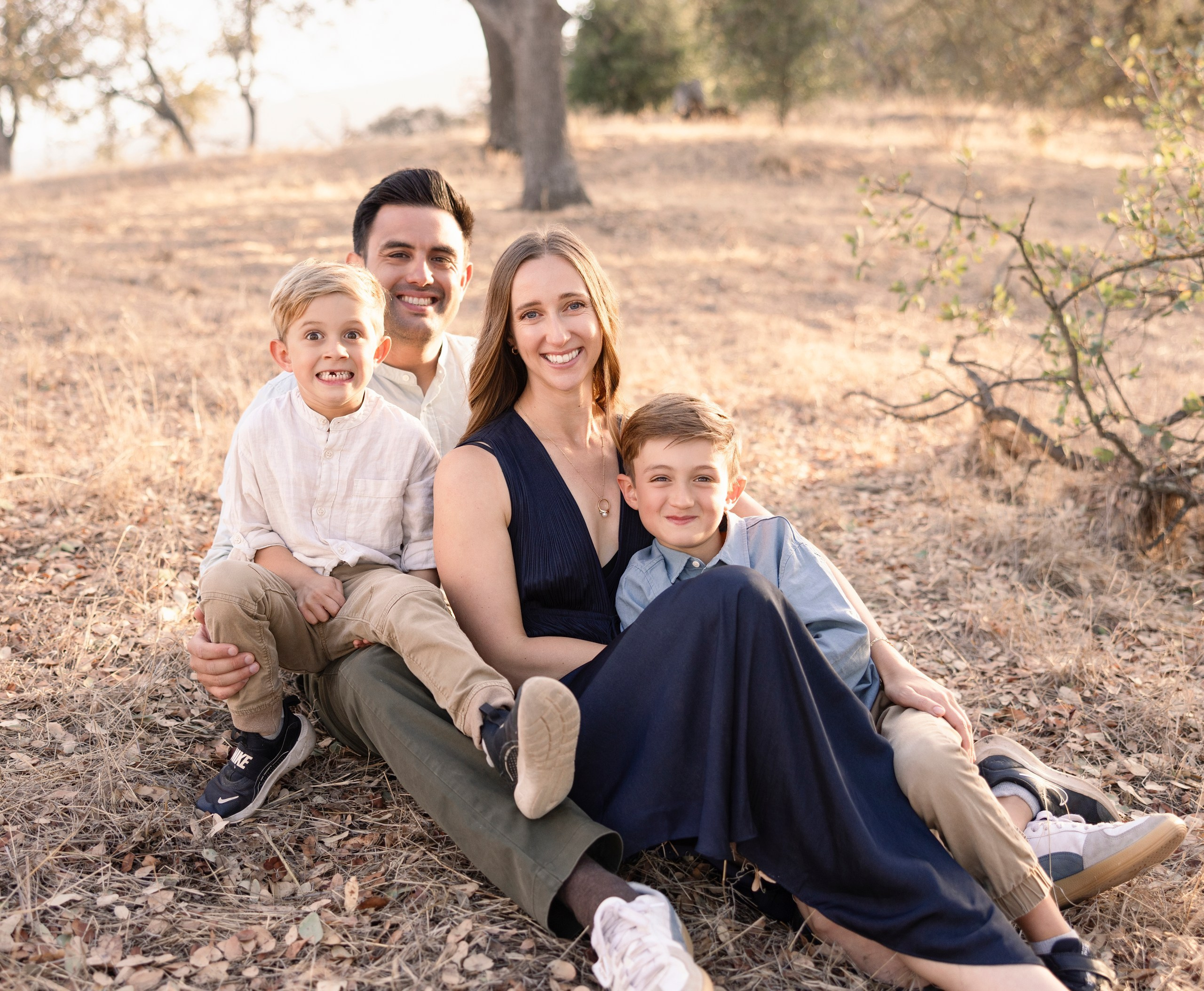 An Evening in Gold (Classic Family Session). Levantera Photo San Francisco Bay Area Photographer Natalia