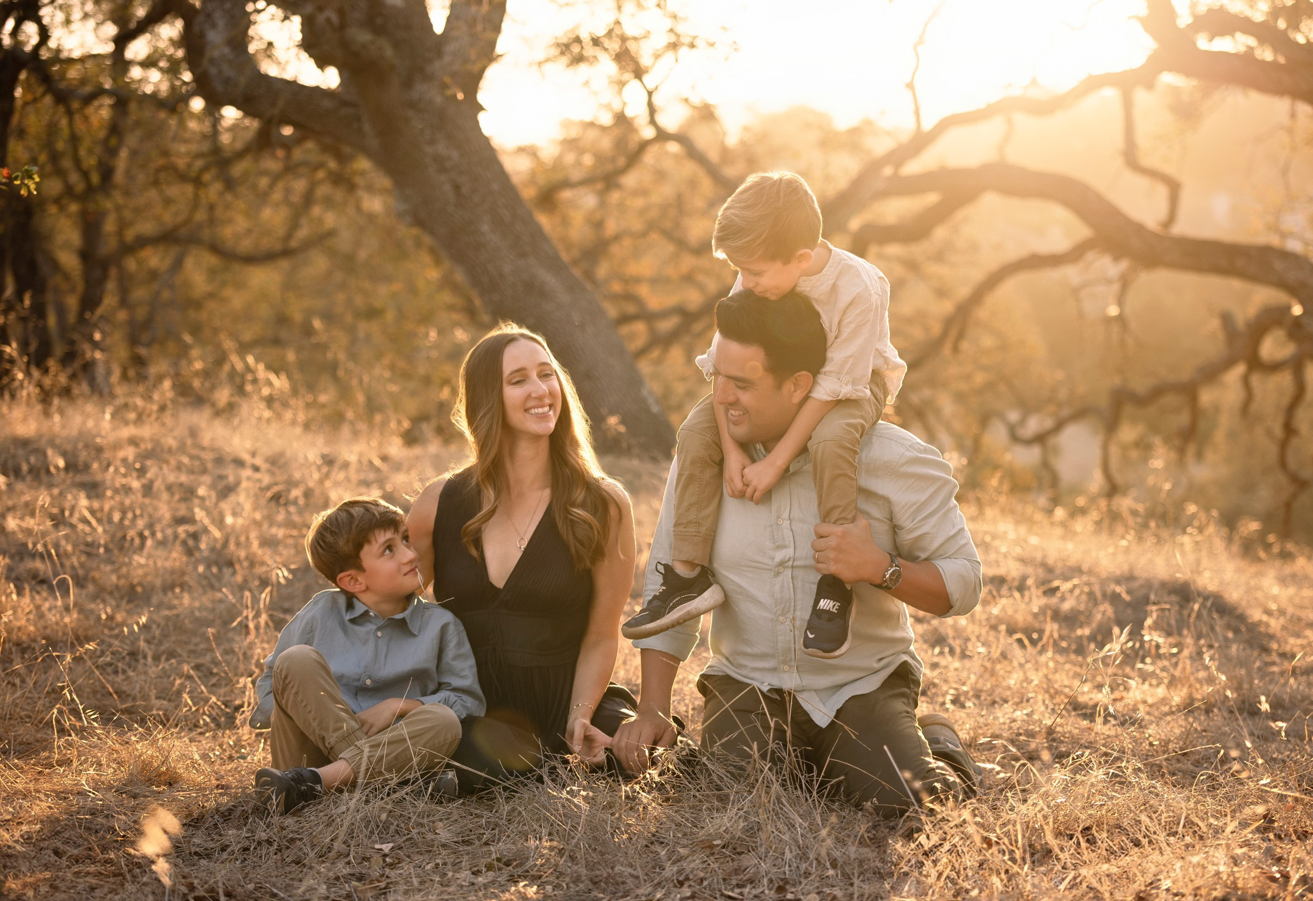 An Evening in Gold (Classic Family Session). Levantera Photo San Francisco Bay Area Photographer Natalia