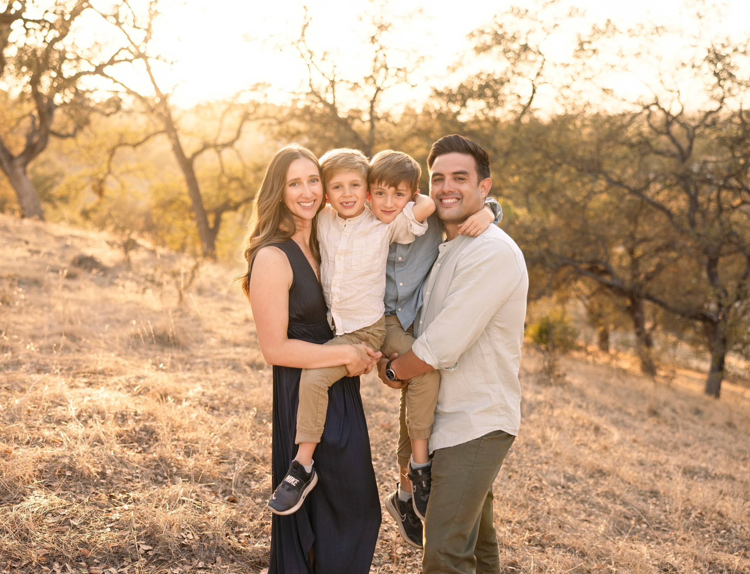 An Evening in Gold (Classic Family Session). Levantera Photo San Francisco Bay Area Photographer Natalia