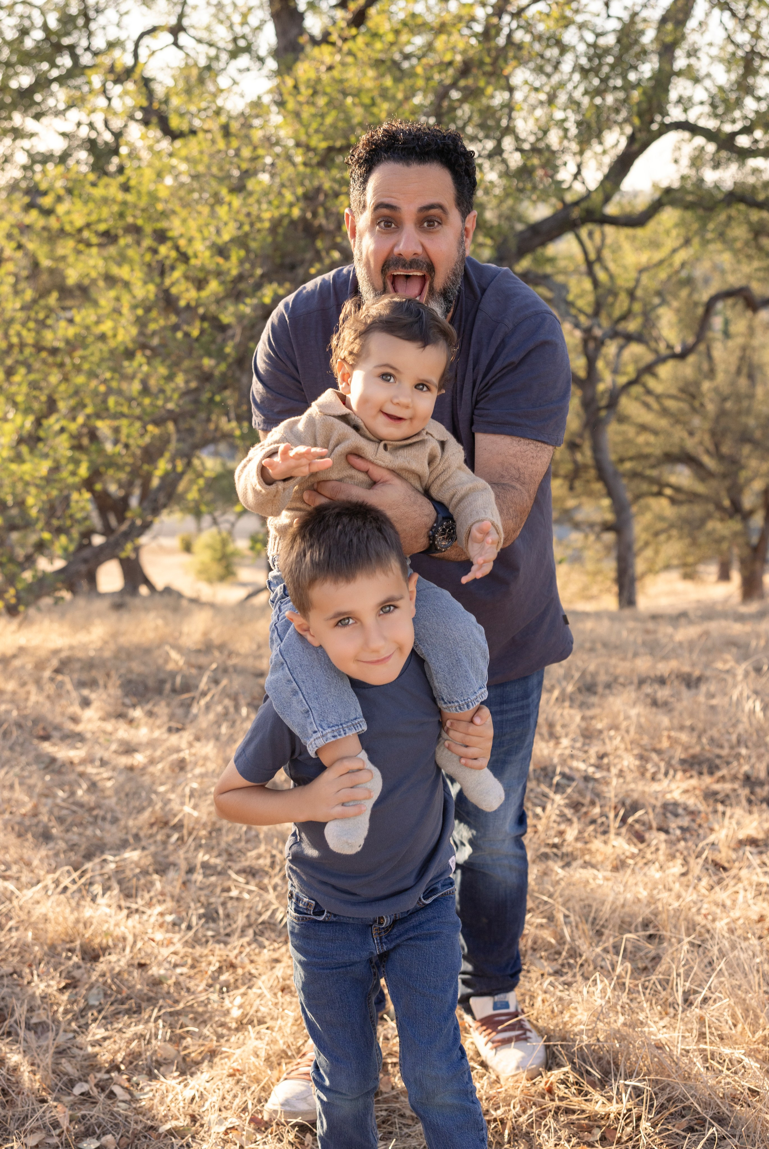 Under the Oaks. Levantera Photo San Francisco Bay Area Photographer Natalia