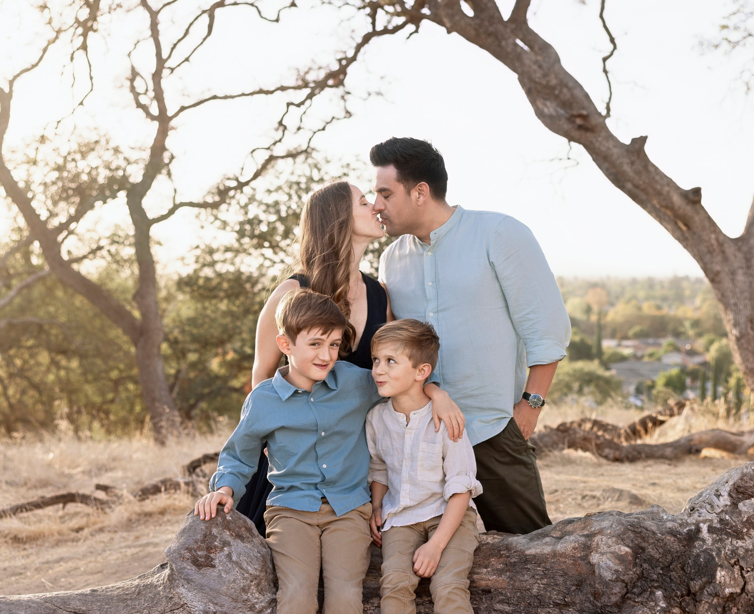 An Evening in Gold (Classic Family Session). Levantera Photo San Francisco Bay Area Photographer Natalia