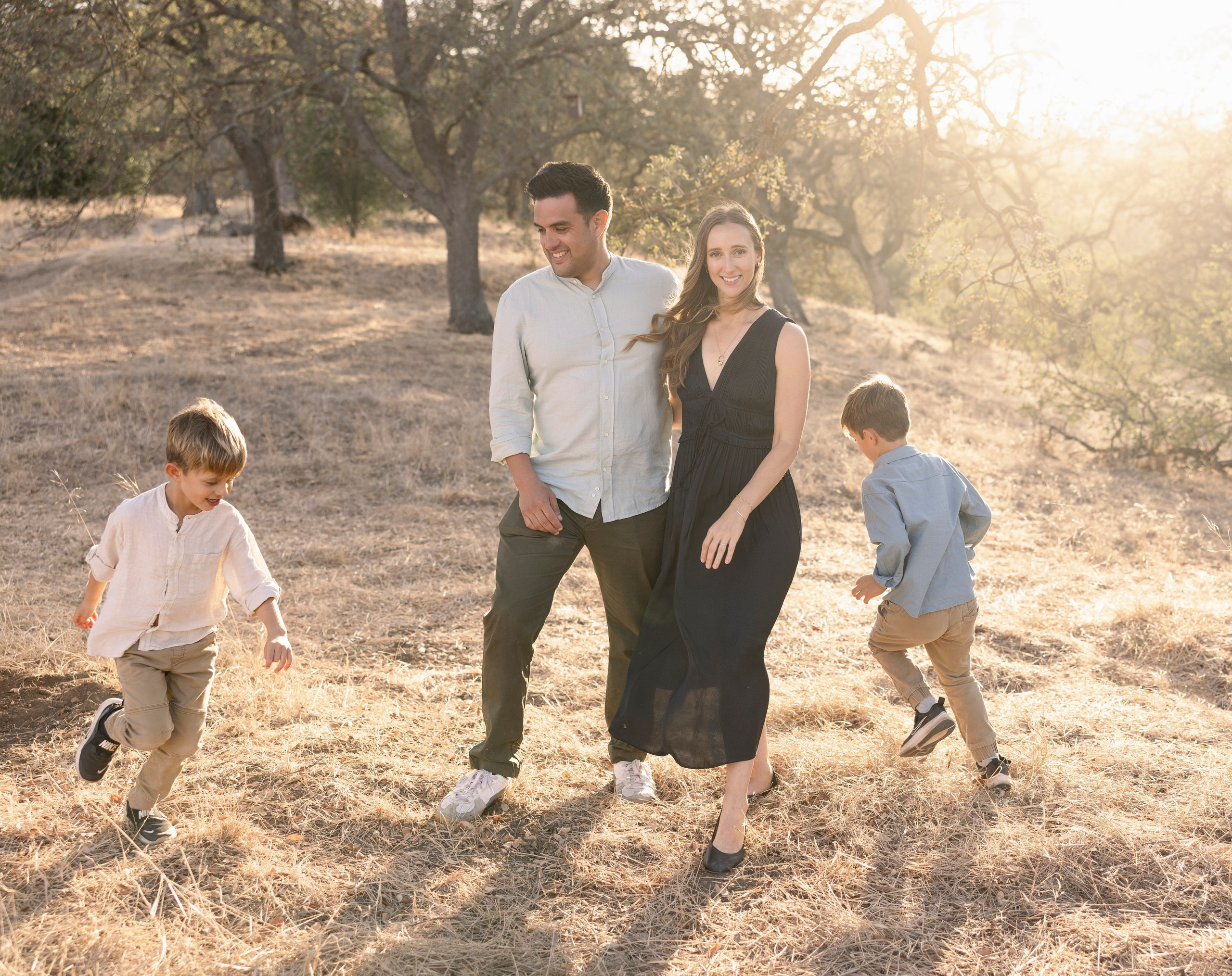 An Evening in Gold (Classic Family Session). Levantera Photo San Francisco Bay Area Photographer Natalia