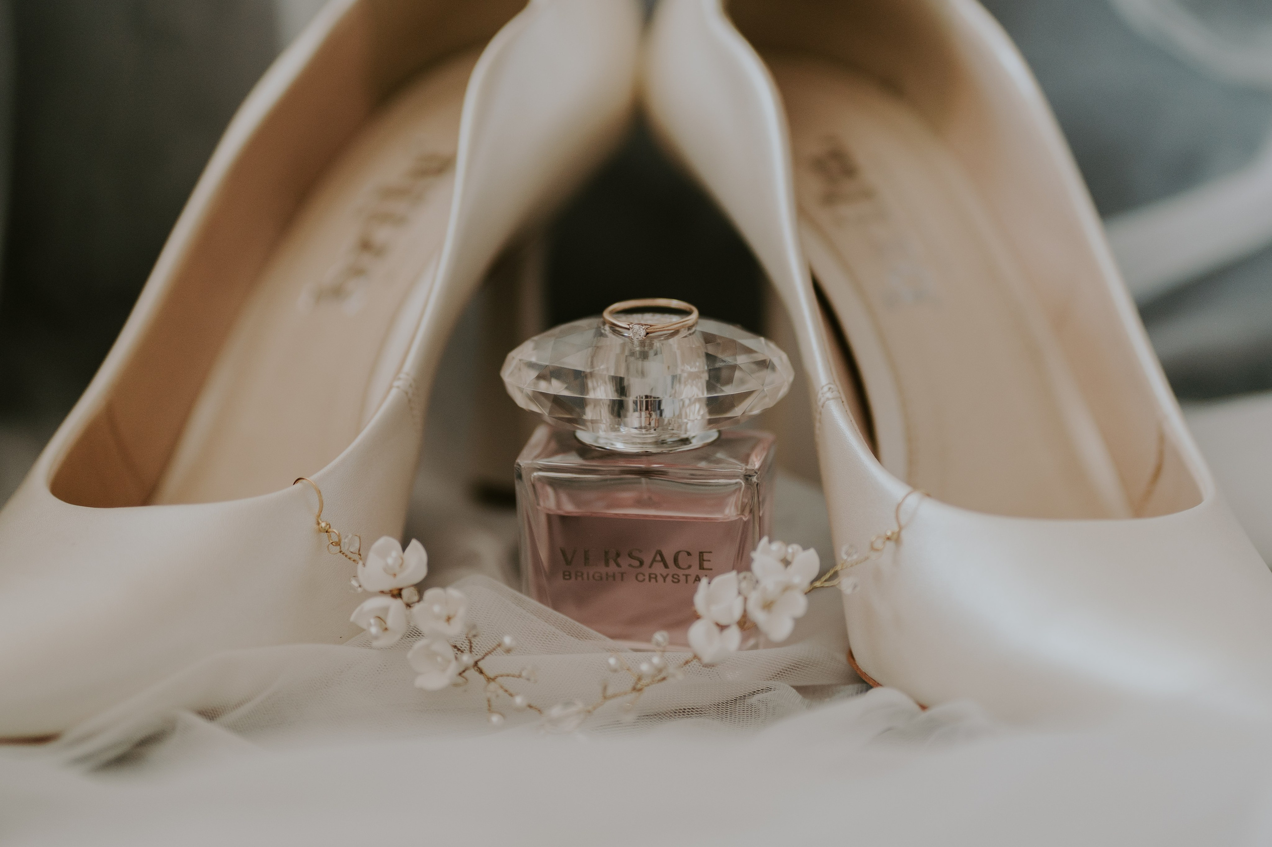 Dwór Wierzbno: plenerowy ślub pod wierzbą. Karkowskafoto - fotografia miłości