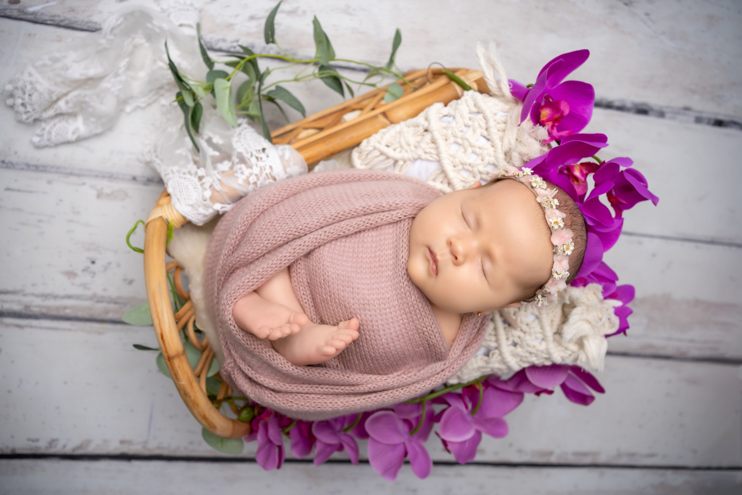 NEWBORN. BabyBumpbyCristinaH