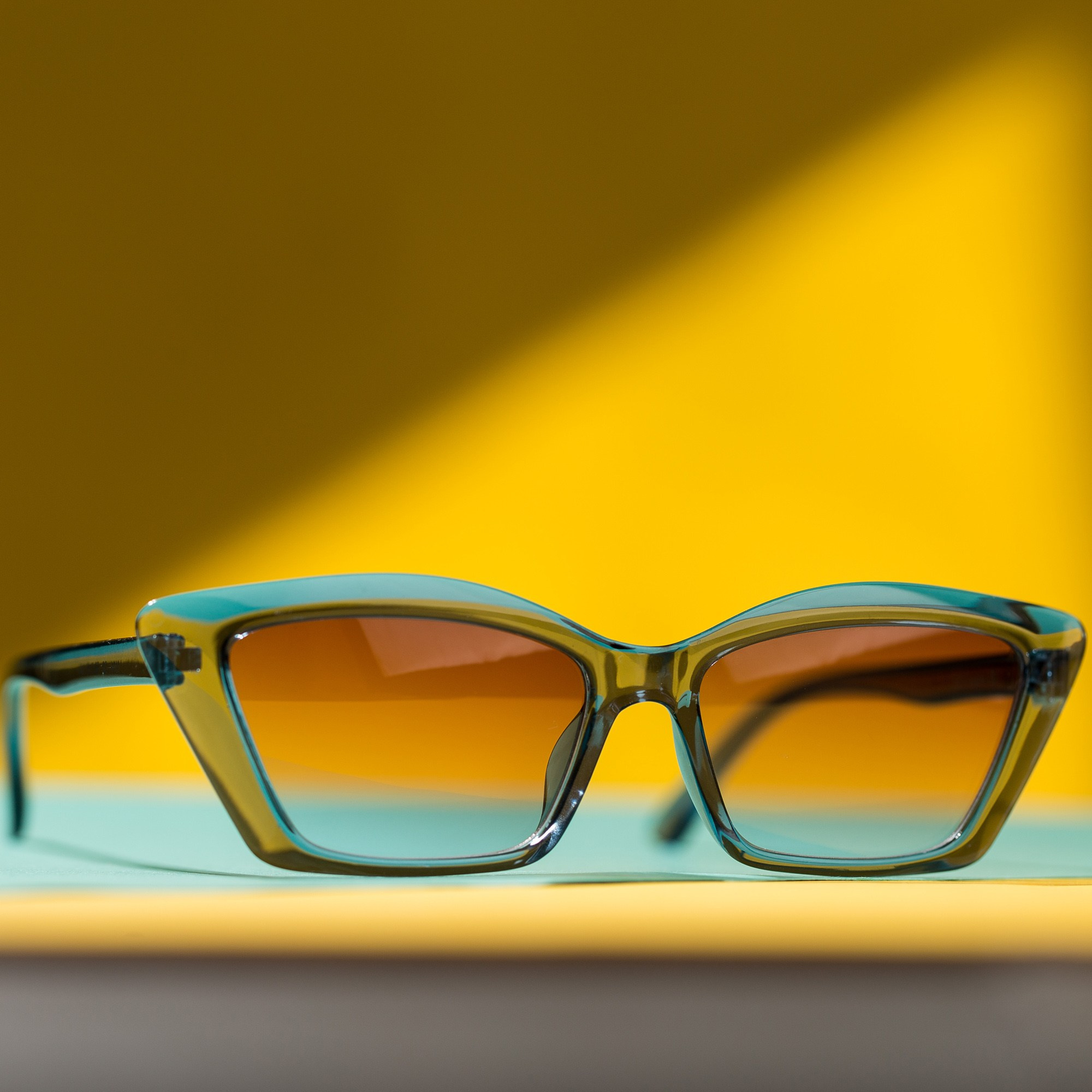 Eynək Fotoqrafiyası — Satışınızı Artıran Peşəkar Vizual Həllər. Məhsul Fotoqrafı Bakıda