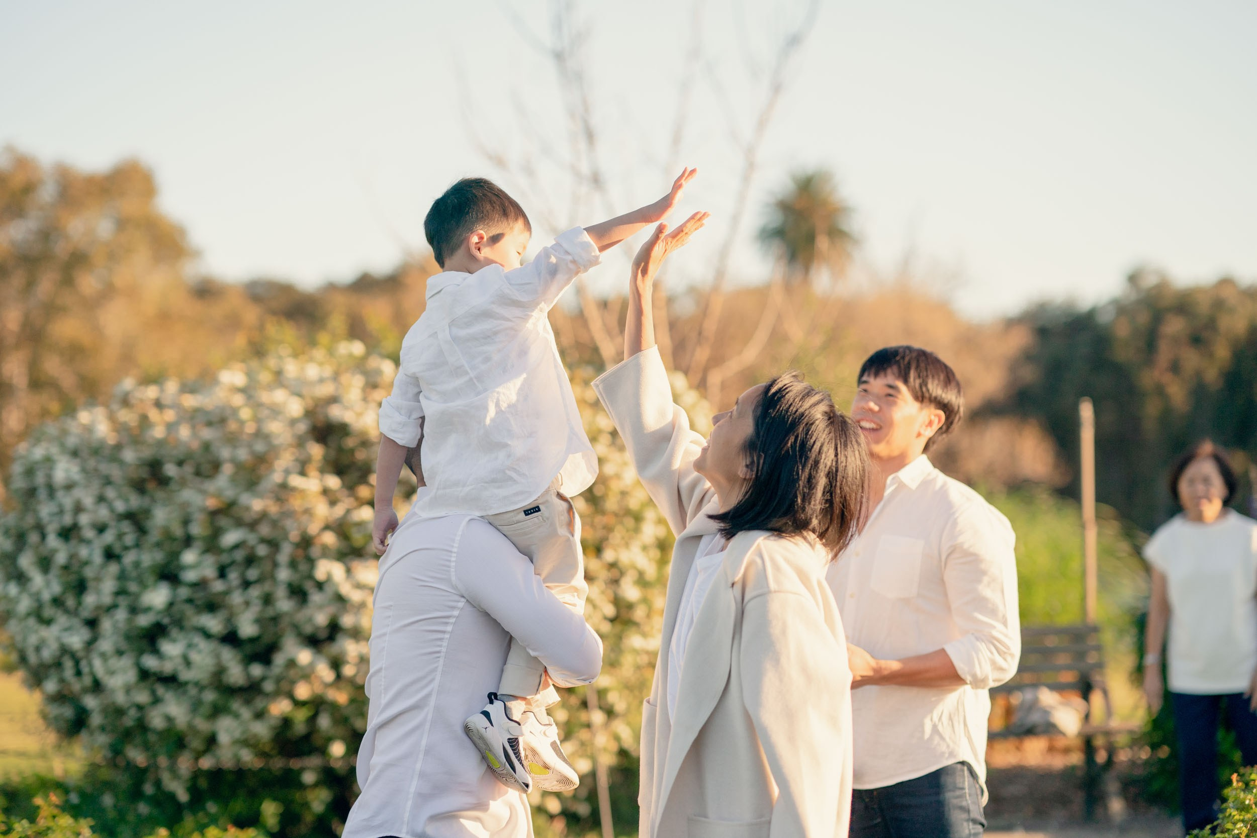 Best Extended Family and Grandparents Photography shoot in Sydney. Family and Maternity Photography in Sydney, Hills District