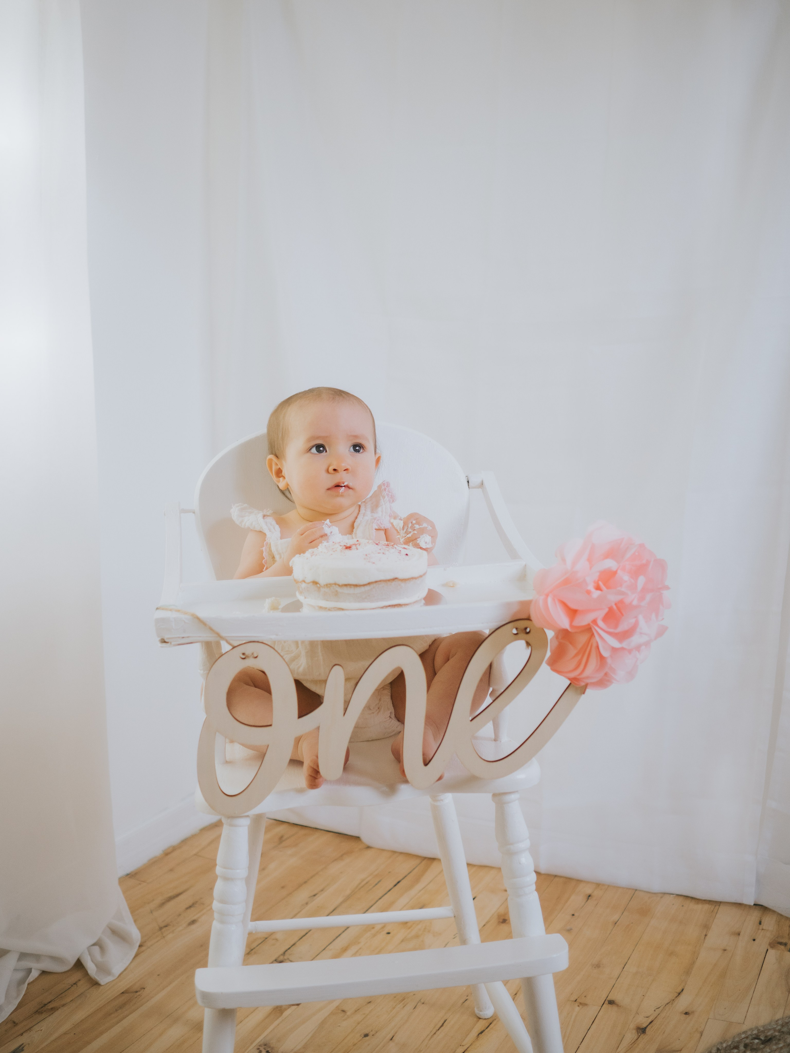 Cake Smash. Mimosa Studios — Motherhood & Family Photographer in Montreal