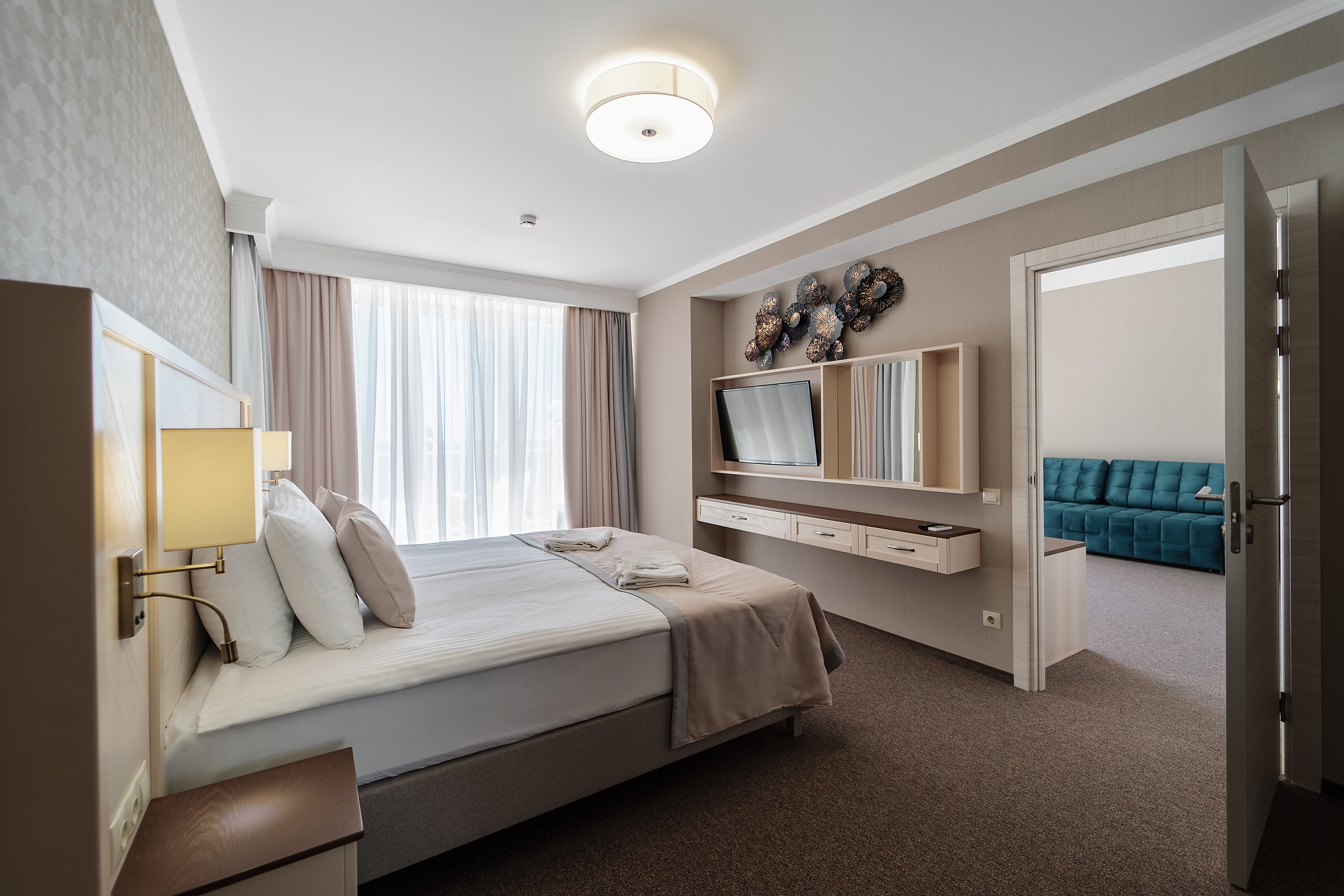 Professional photography real estate and content for business Canada. Professional Wedding and event photographer USA New York
