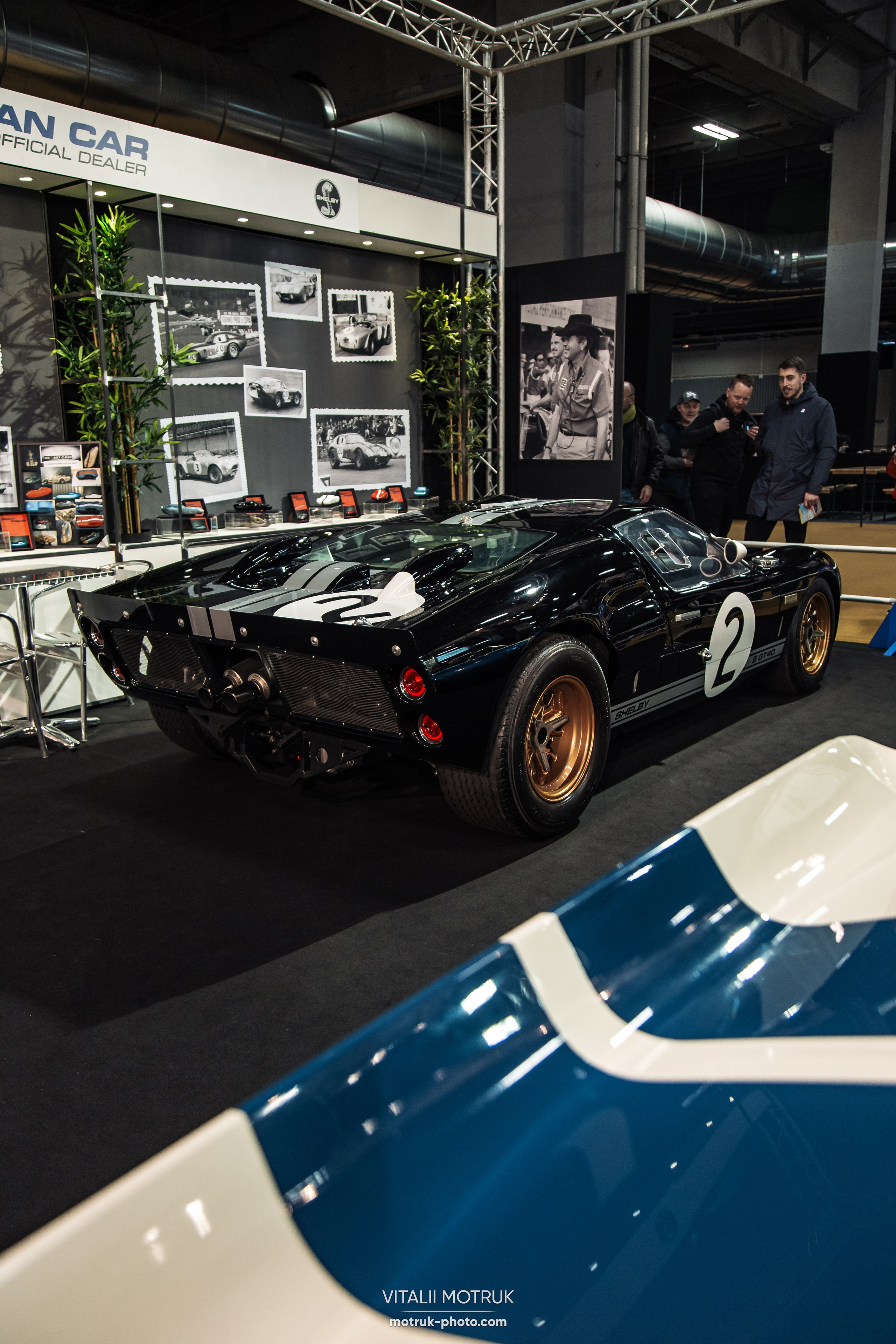 Retromobile 2023. Photographe de voitures à Paris — Vitalii Motruk