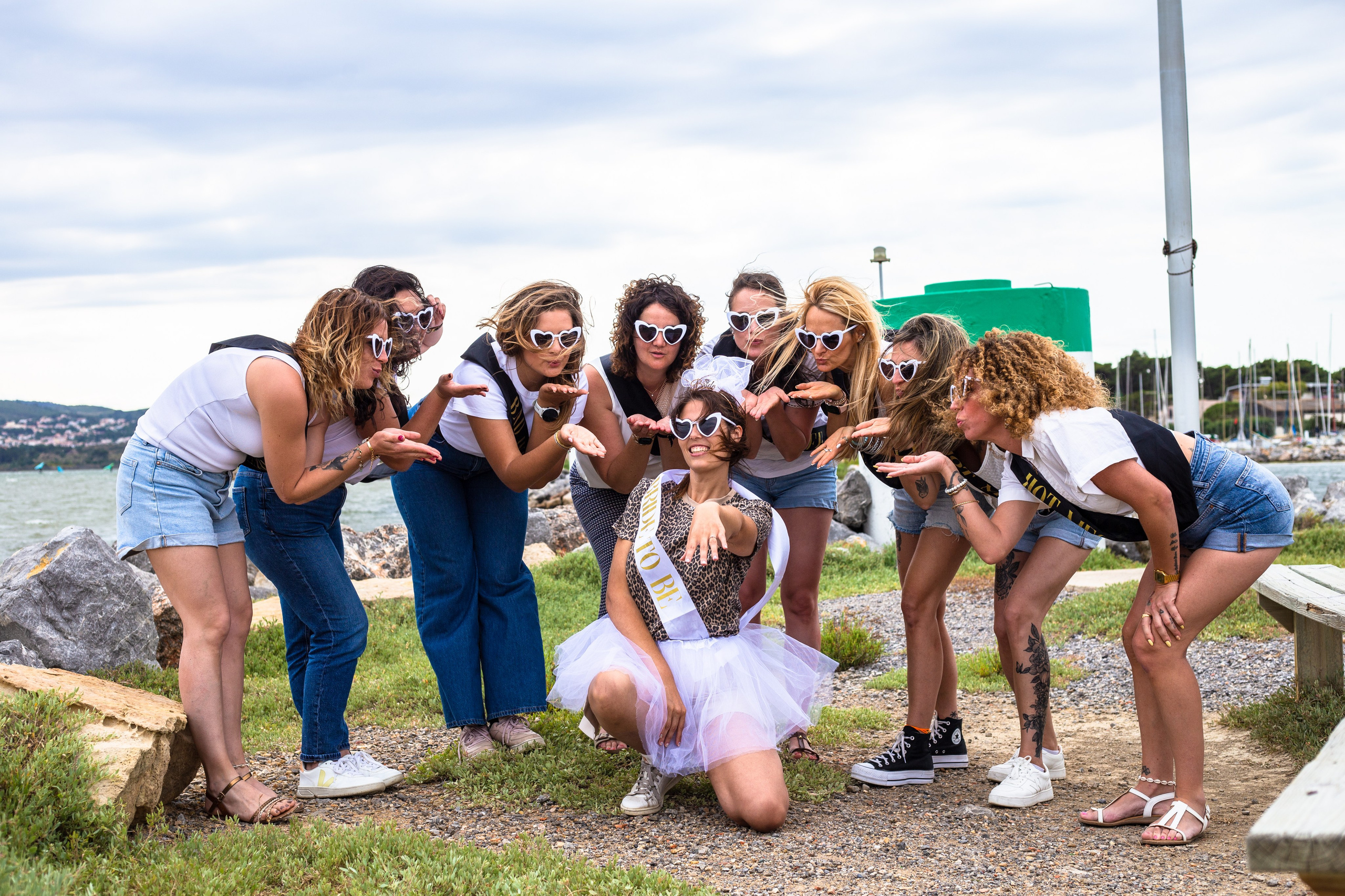 Séance photo EVJF Châtellerault, Poitiers, Tours. Studio photo « Partage ton bonheur » – Photographe famille près de Châtellerault, Poitiers et Tours