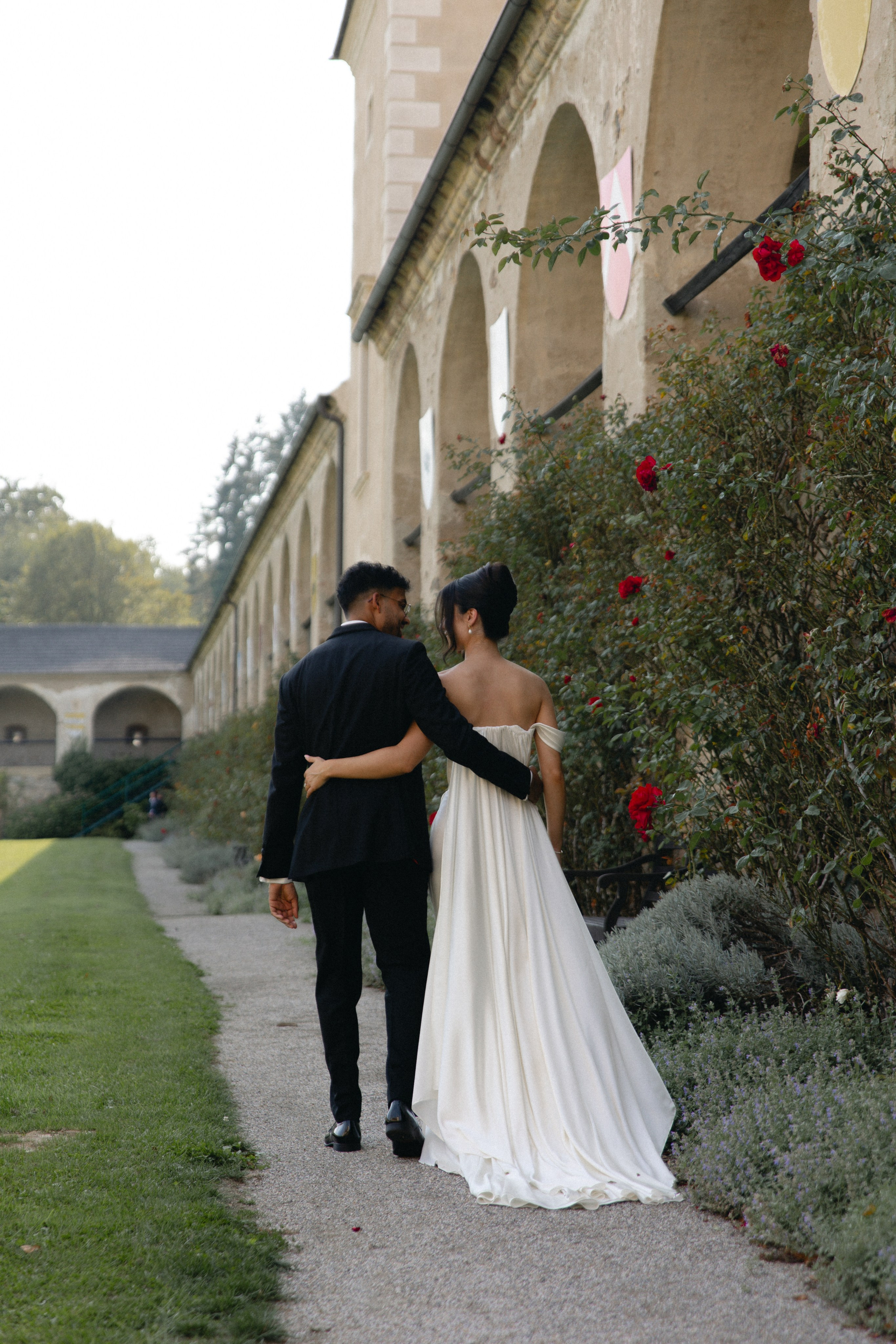 Elegant Castle Wedding in Austria | Alwin & Ruth’s Fairytale Celebration. Wedding photographer and videographer based in Timisoara, Romania