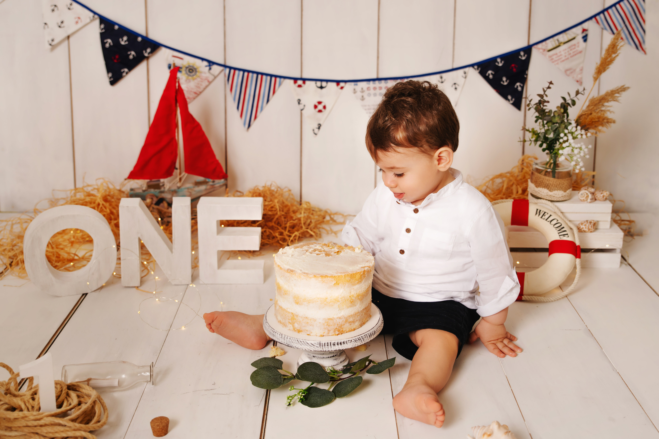 Smash Cake / ONE Year. Family and Children Photographer /Φωτογράφος