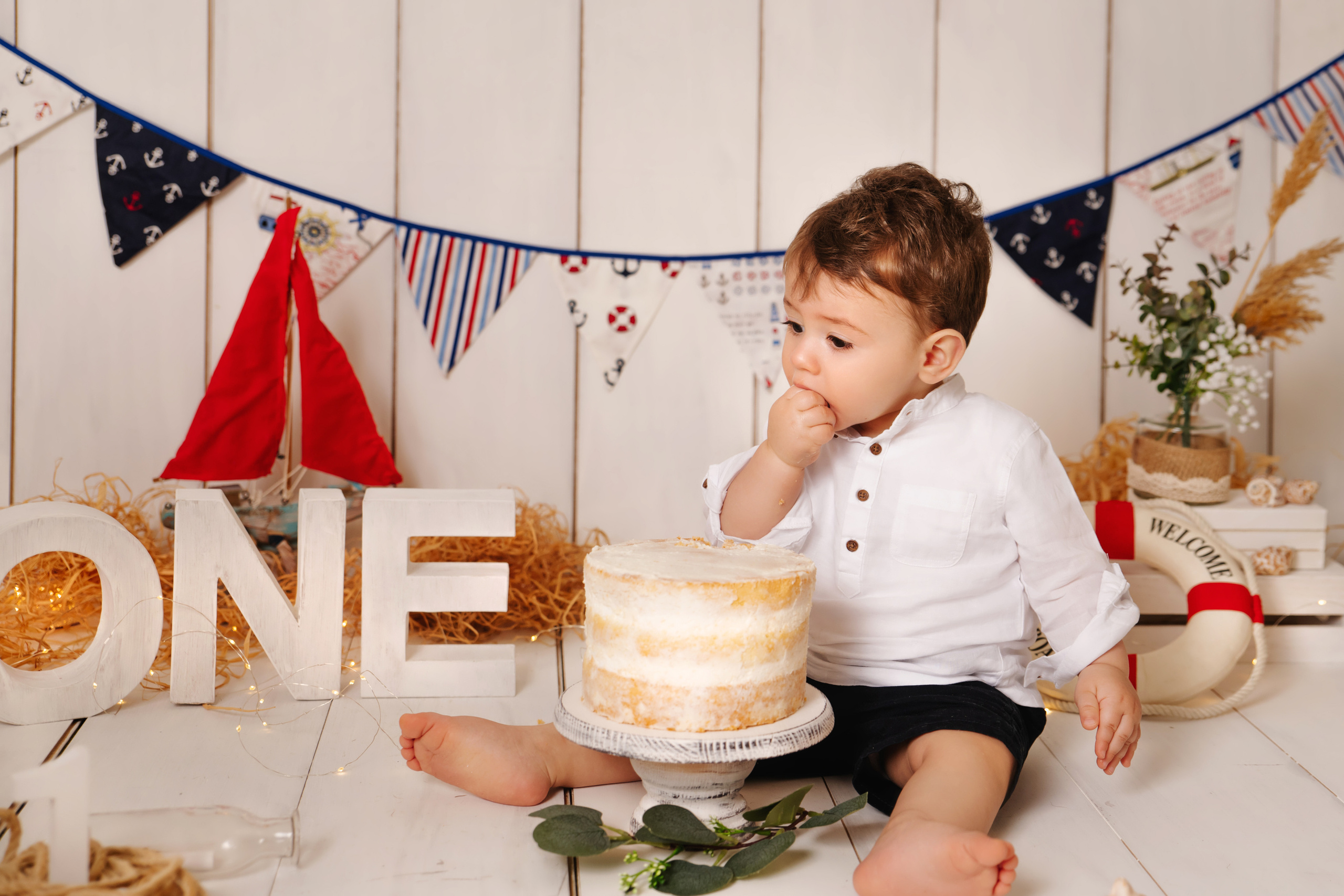 Smash Cake / ONE Year. Family and Children Photographer /Φωτογράφος
