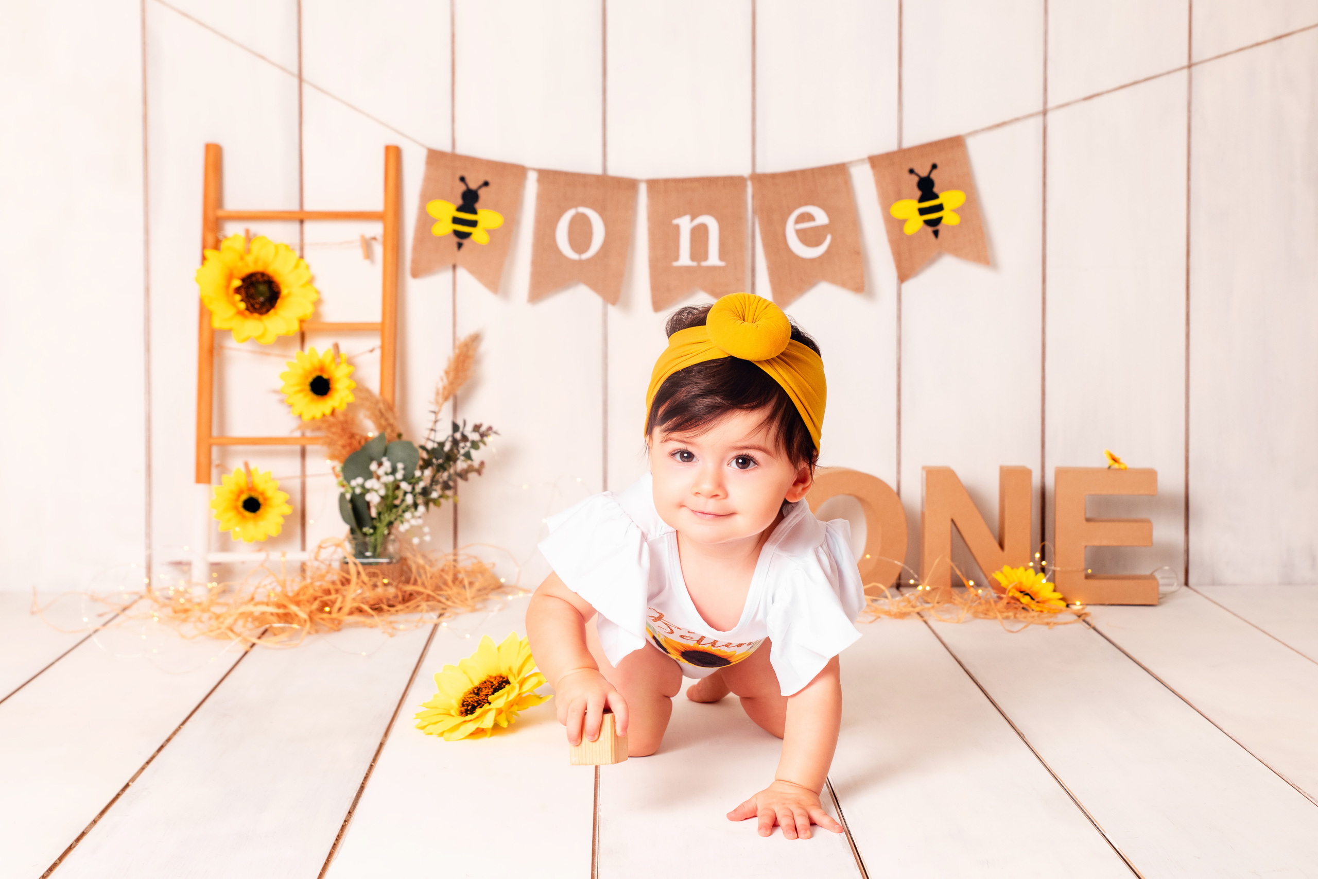 Smash Cake / ONE Year. Family and Children Photographer /Φωτογράφος