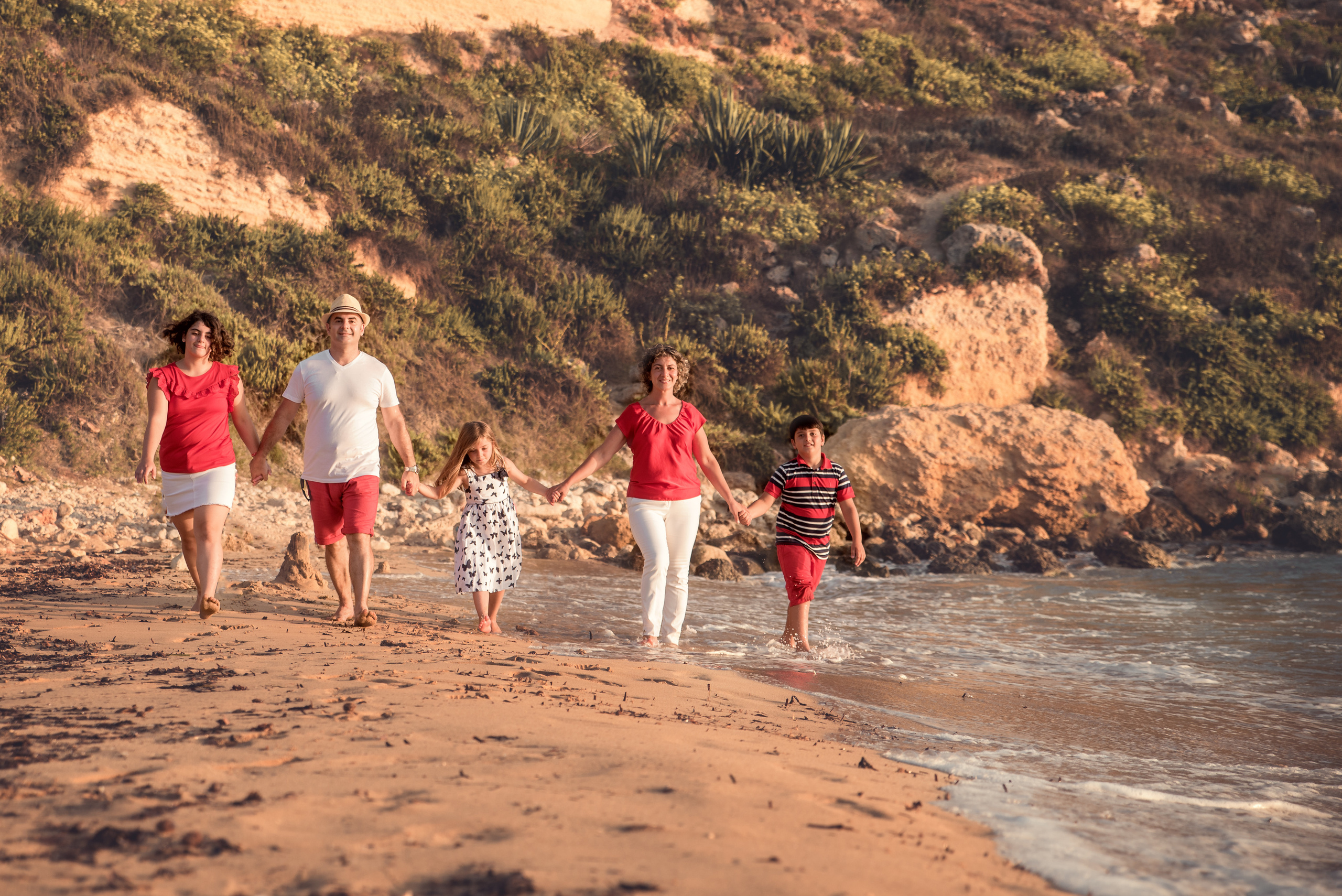 Strolling photoshoot/ Love story. Family and Children Photographer /Φωτογράφος