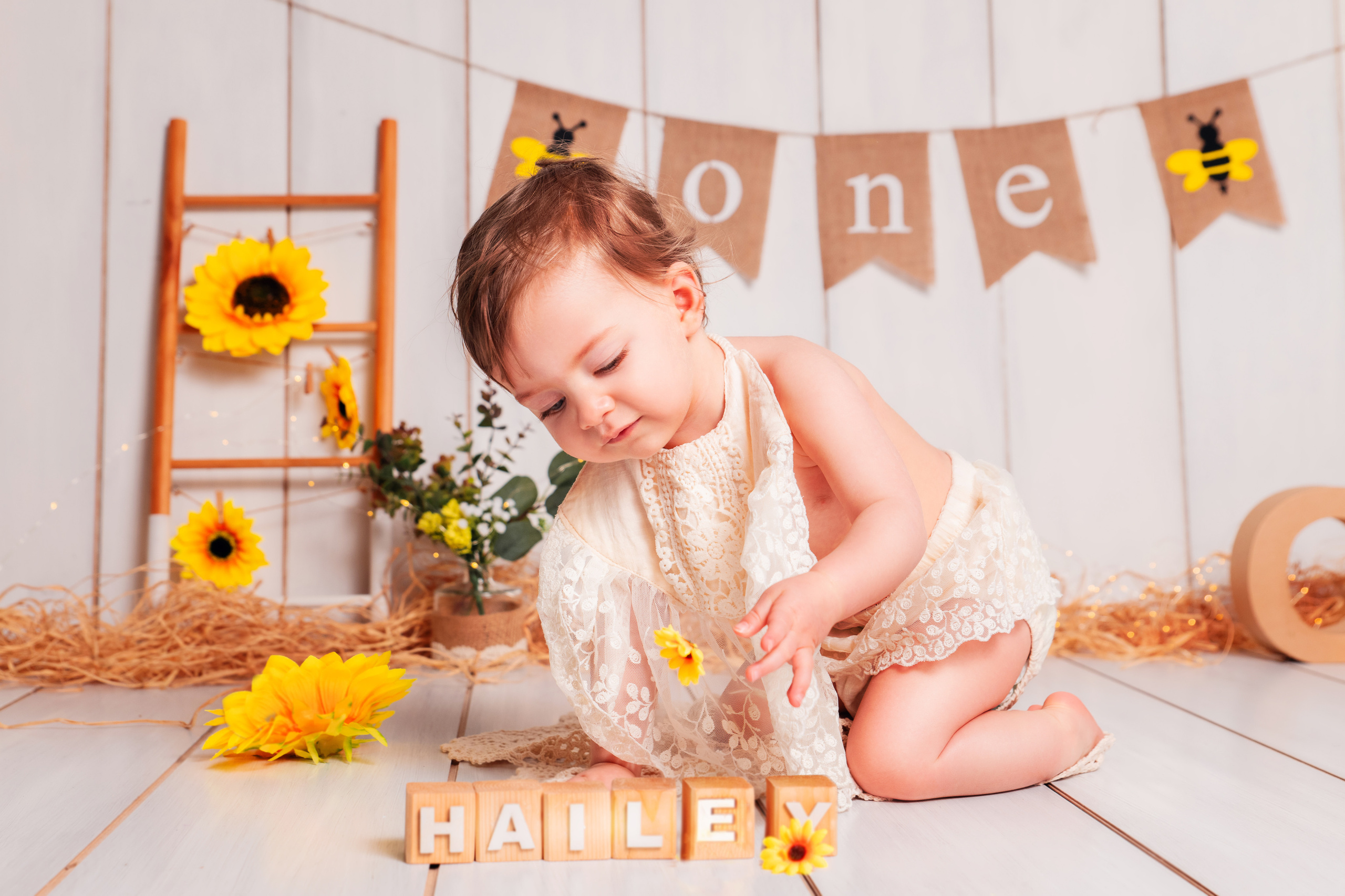 Smash Cake / ONE Year. Family and Children Photographer /Φωτογράφος