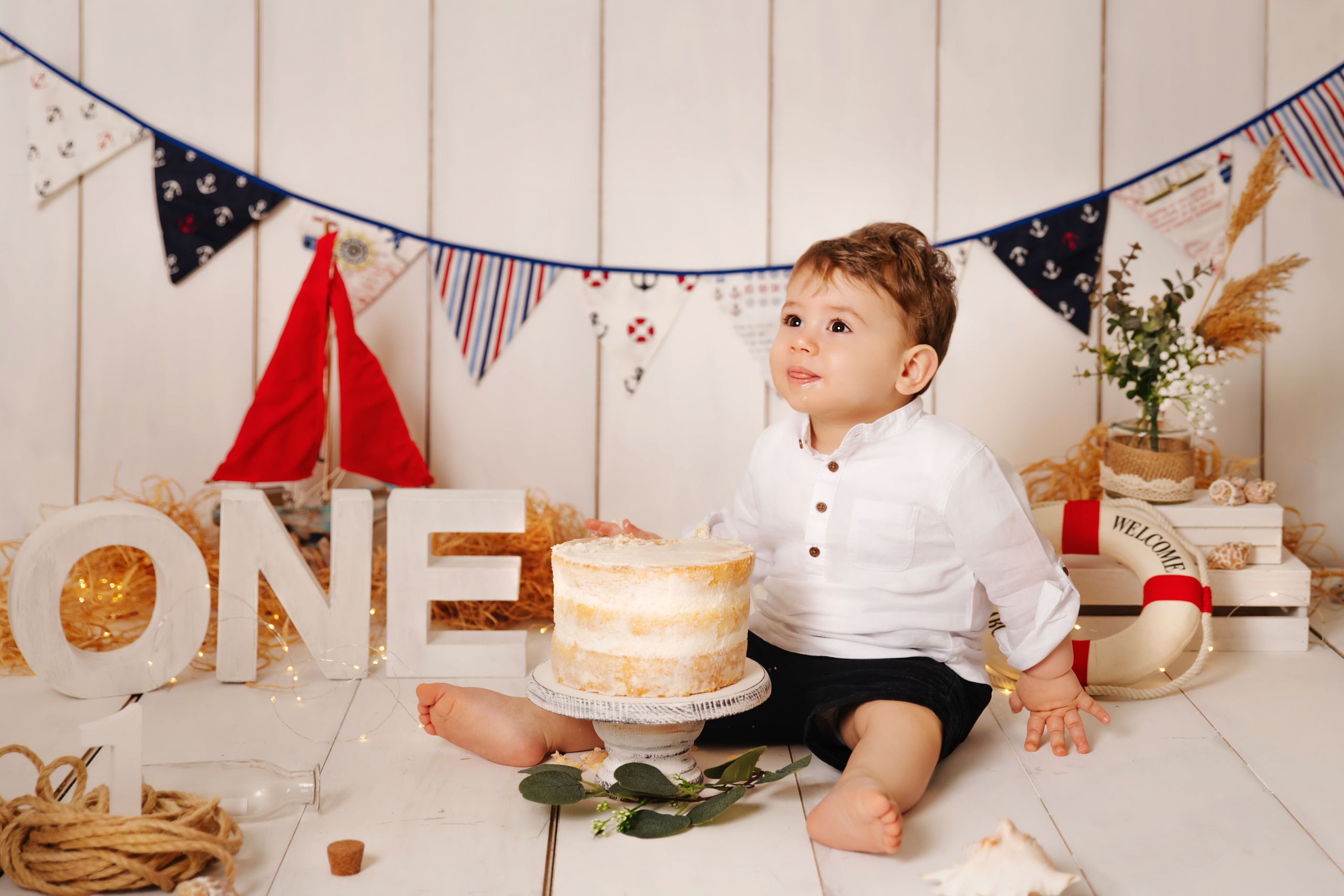 Smash Cake / ONE Year. Family and Children Photographer /Φωτογράφος