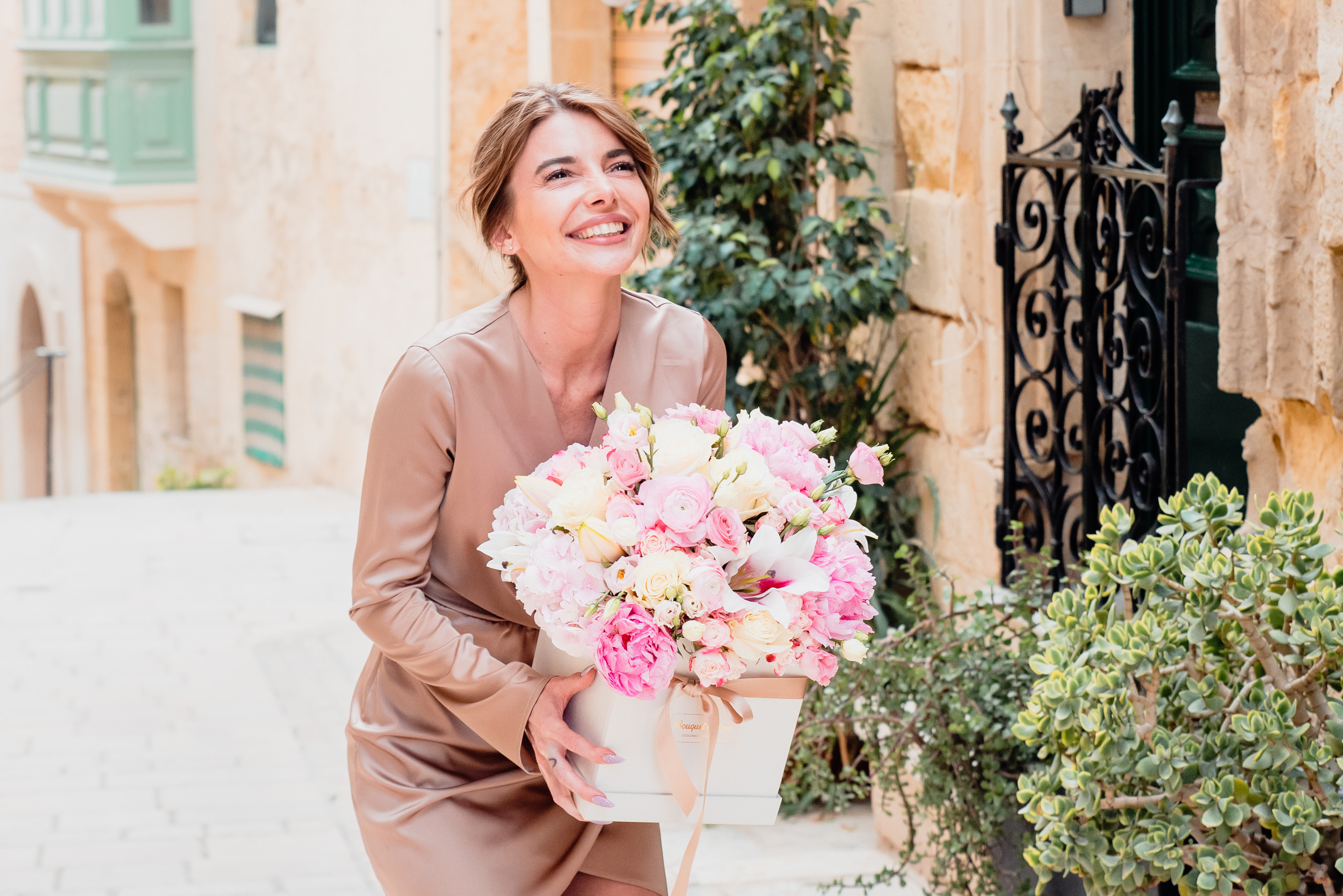 Strolling photoshoot/ Love story. Family and Children Photographer /Φωτογράφος