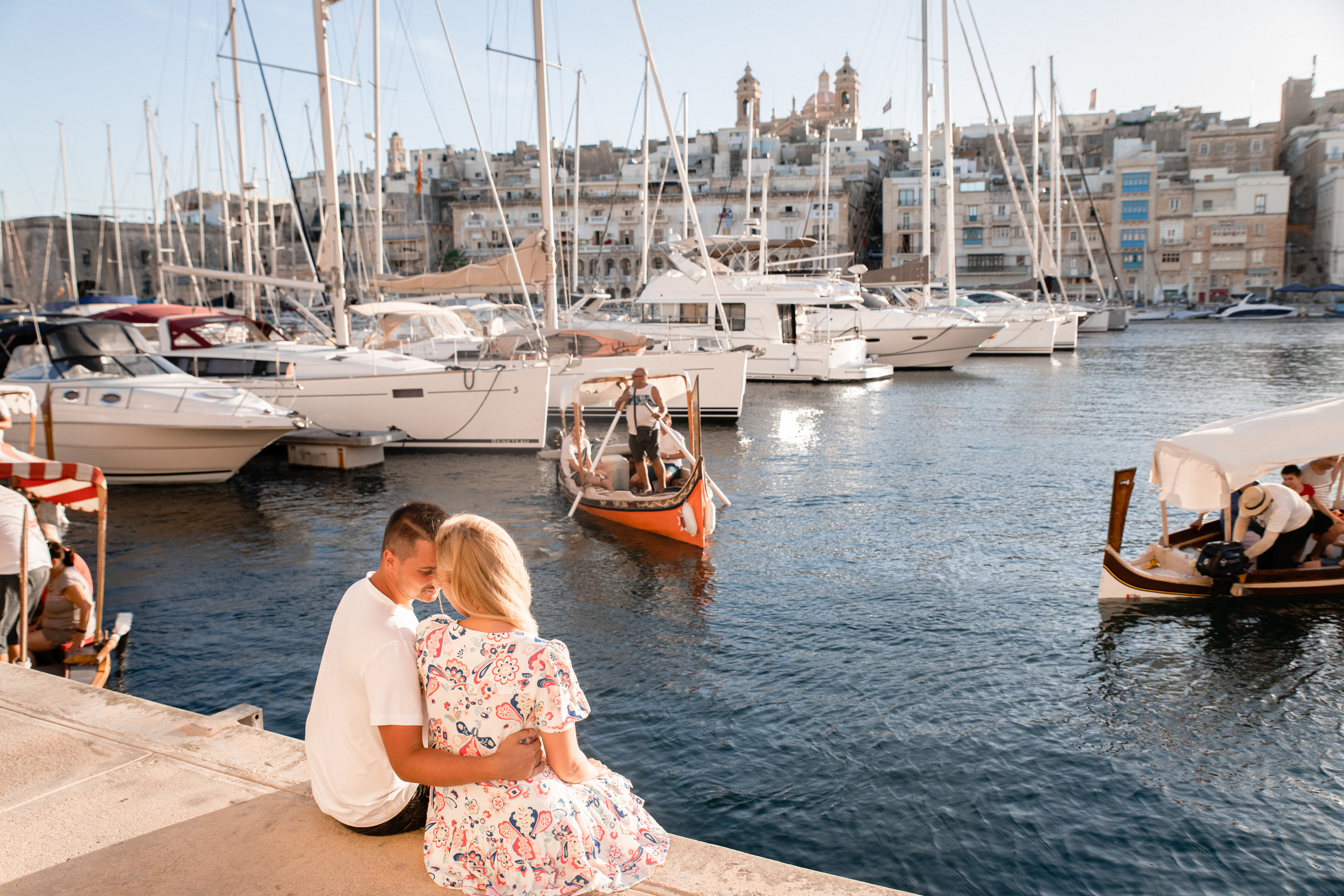 Strolling photoshoot/ Love story. Family and Children Photographer /Φωτογράφος