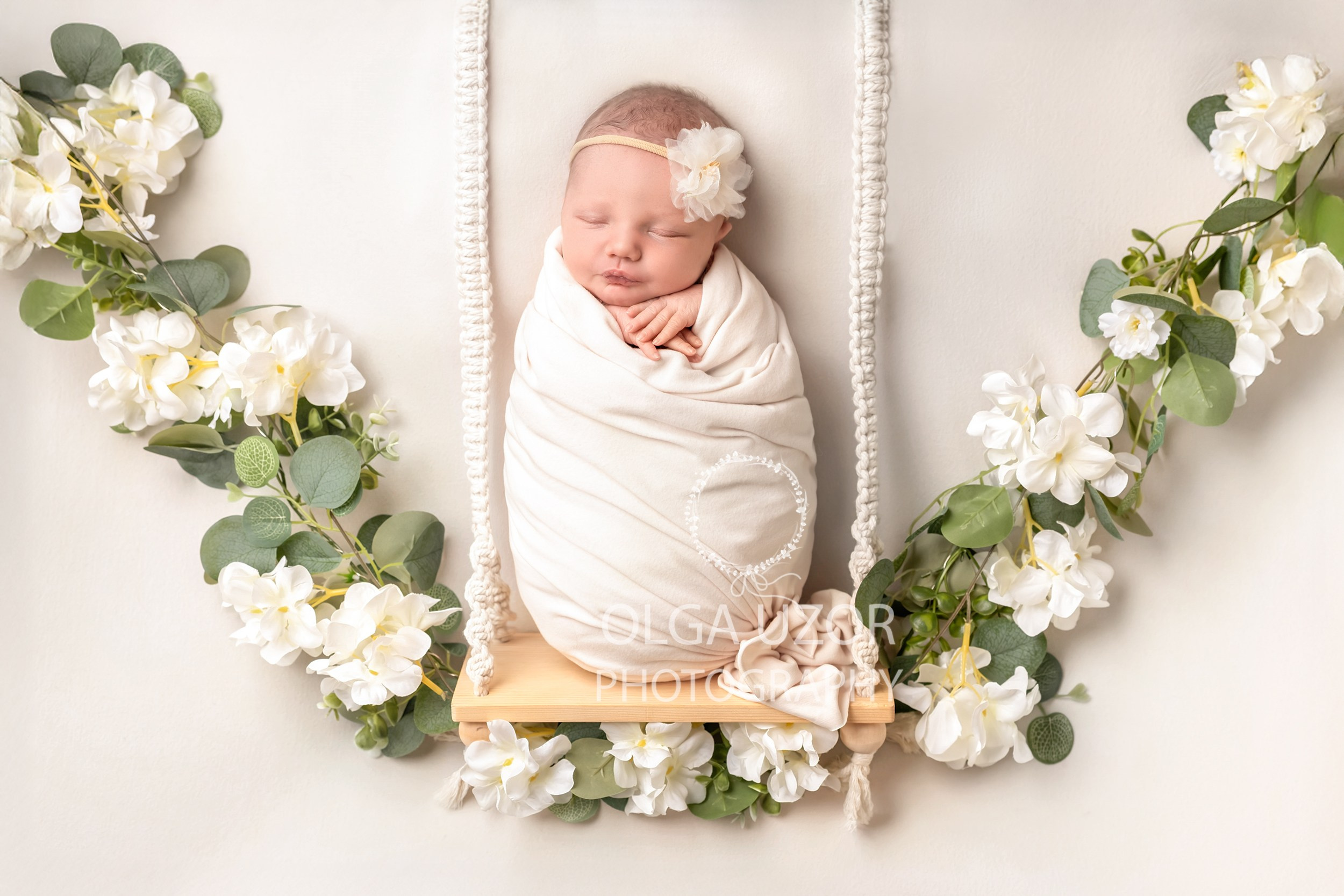 Newborn photo session Stevenage, Hertfordshire. Photographer. Stevenage, Hertfordshire family, maternity and newborn photographer
