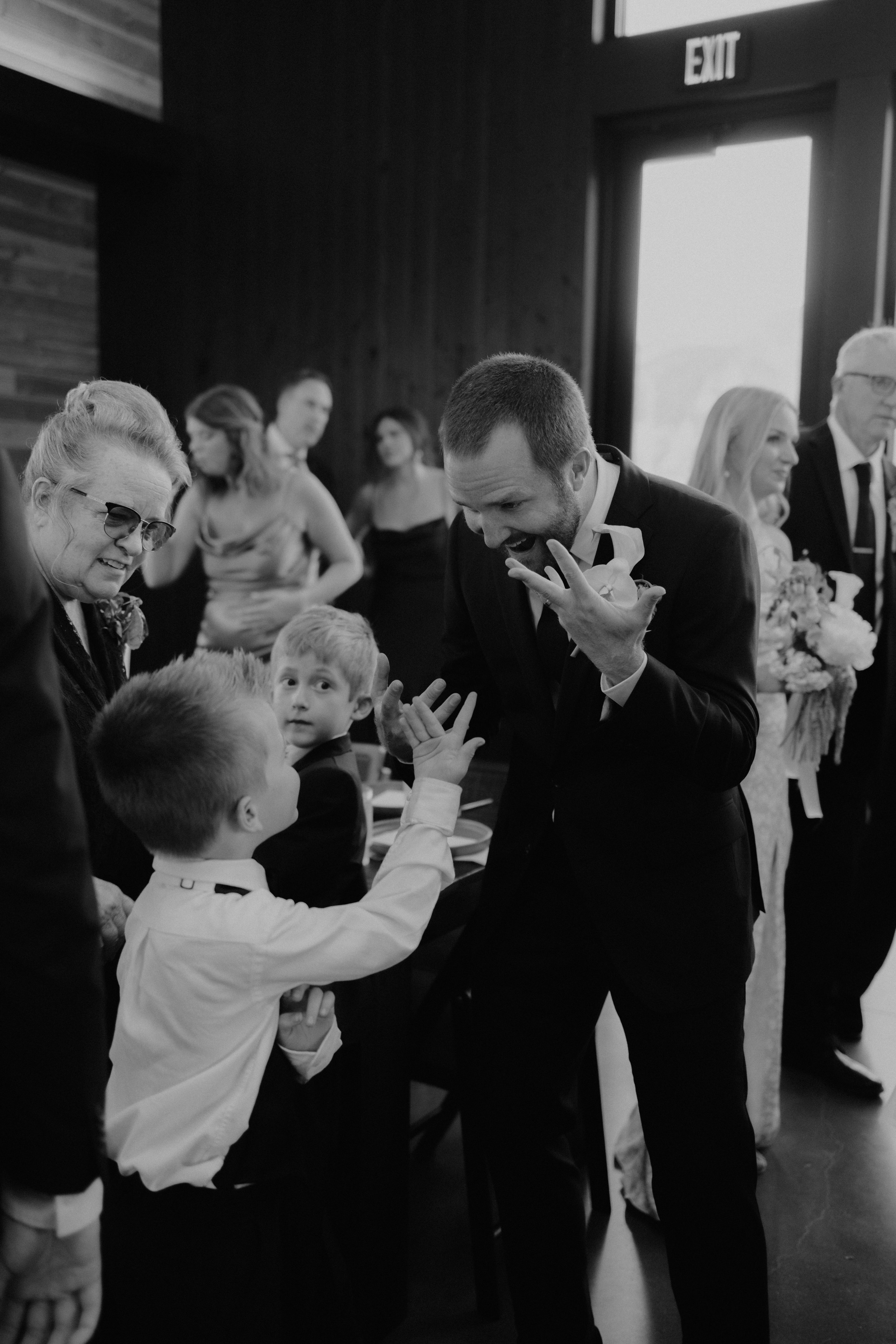 Wedding Shelby & Riley | Columbia River Gorge, WA | Georgy Shishkin Photography Photography. Portland Wedding Photographer | Authentic PNW Love Stories