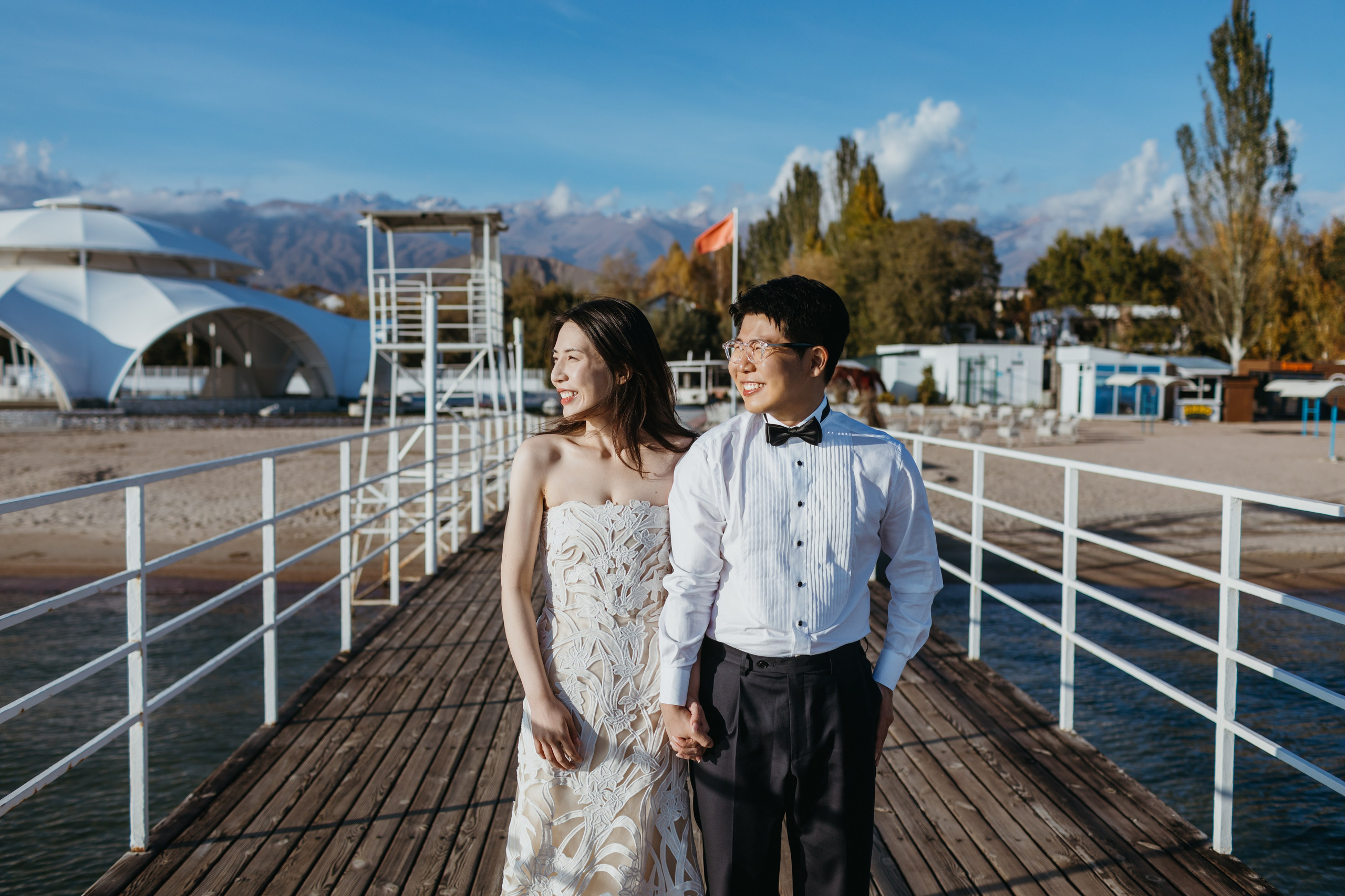 Чесан и Лиса (South Korea) — свадебная фотосессия на Иссык-Куле, пансионат “Каприз” | Chisun & Lisa — Issyk-Kul Lake wedding photos, Capriz. Фотограф в Бишкеке Оксана Шувалова